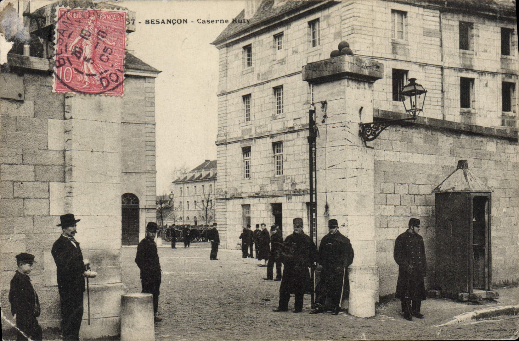CPA Besancon Caserne Ruite