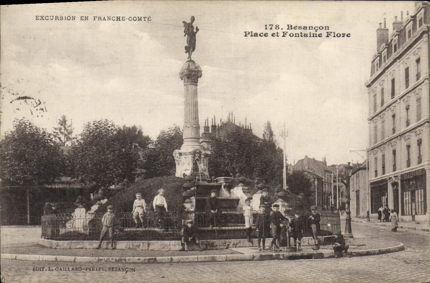 CPA Besancon Place Et Fontaine Flore