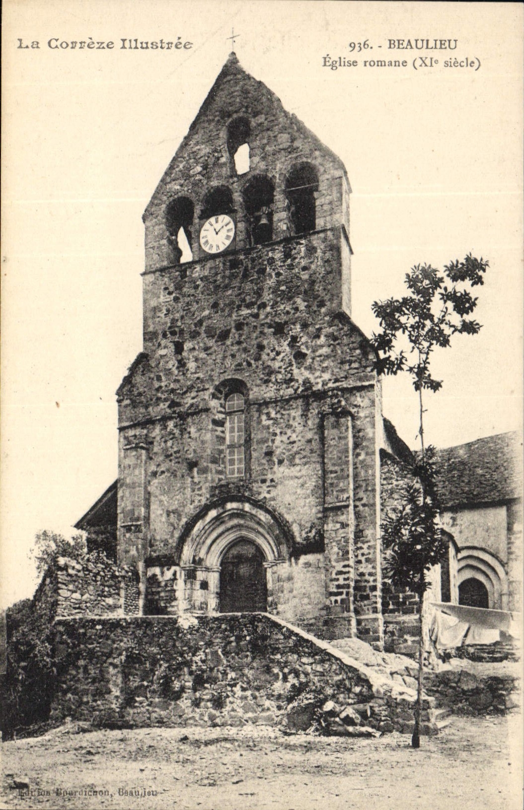 CPA Beaulieu Eglise Romane