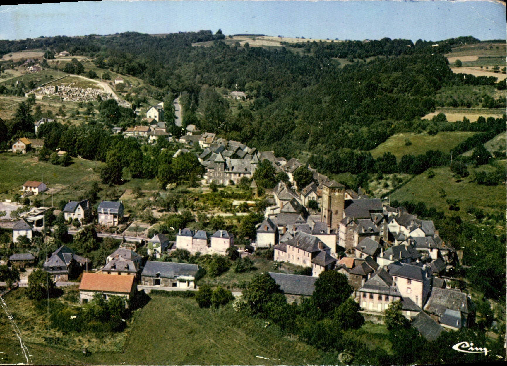 CPSM Voutezac Au Coeur Du Pays Vert Vue Generale Aerienne