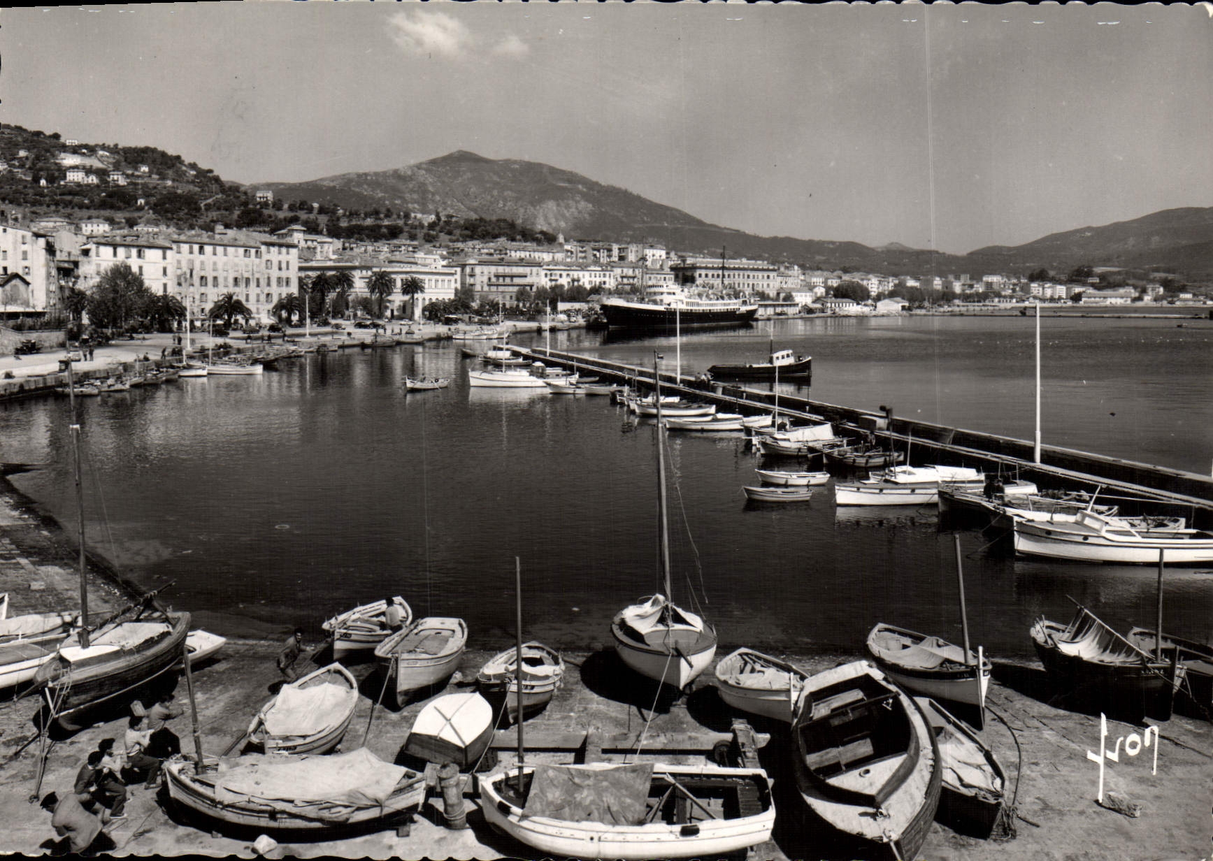 CPSM Ajaccio Le Port
