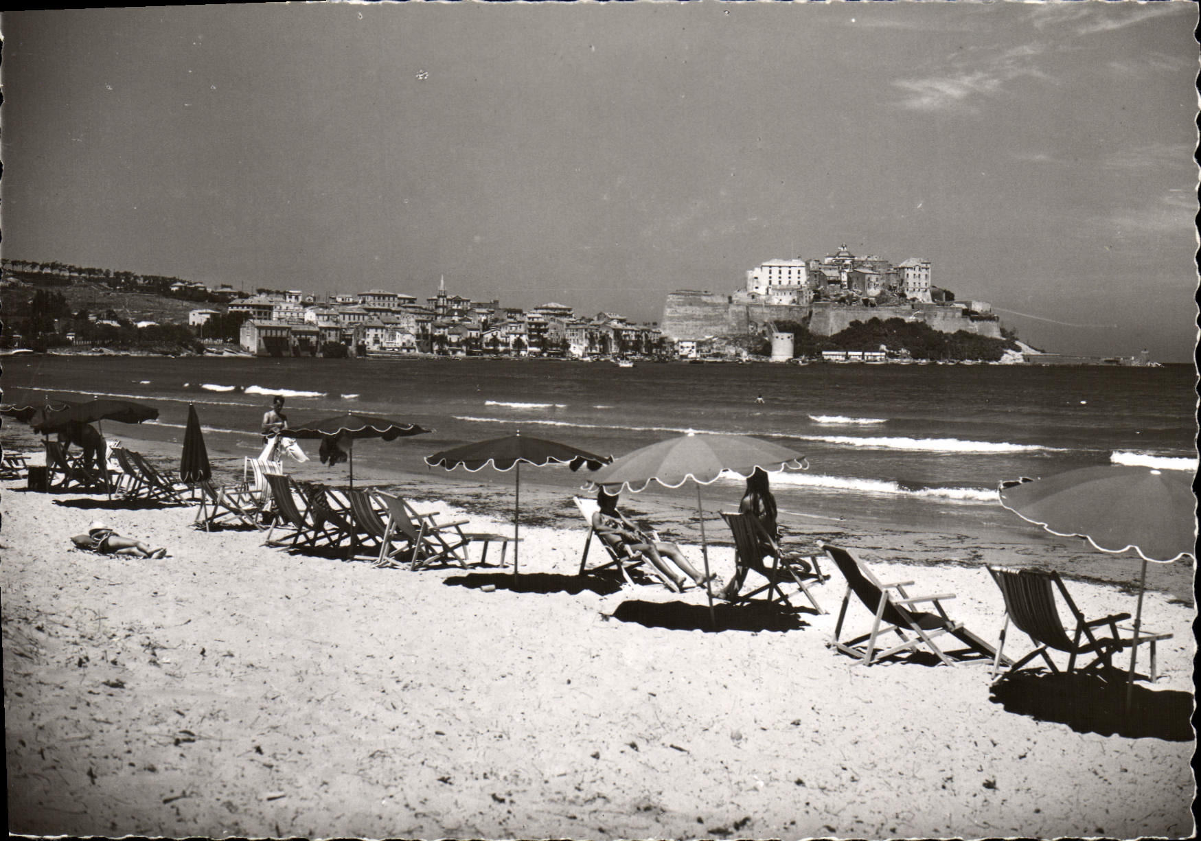 CPSM Calvi La Plage Et La Ville Der Meerestrand Und Die Stadt