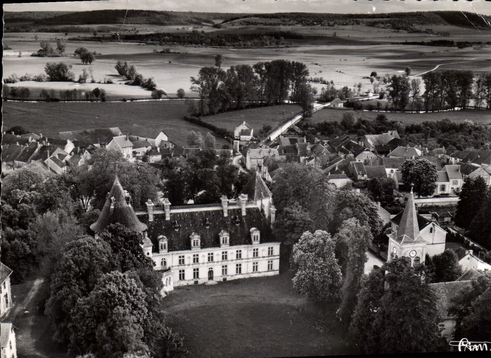 CPSM Montigny Sur Aube Vue Aerienne Du Chateau