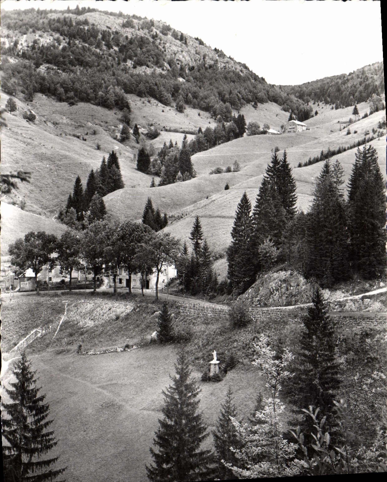 CPSM Les Rousses Haut Jura Route de Morez aux Rousses