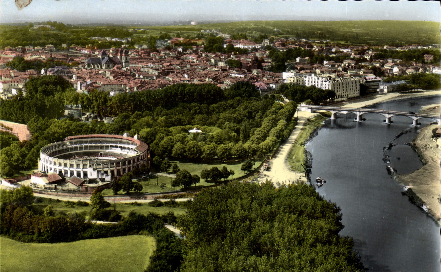 CPSM La France Vue du cies Dax Landes Les Arenes et l'Adqui