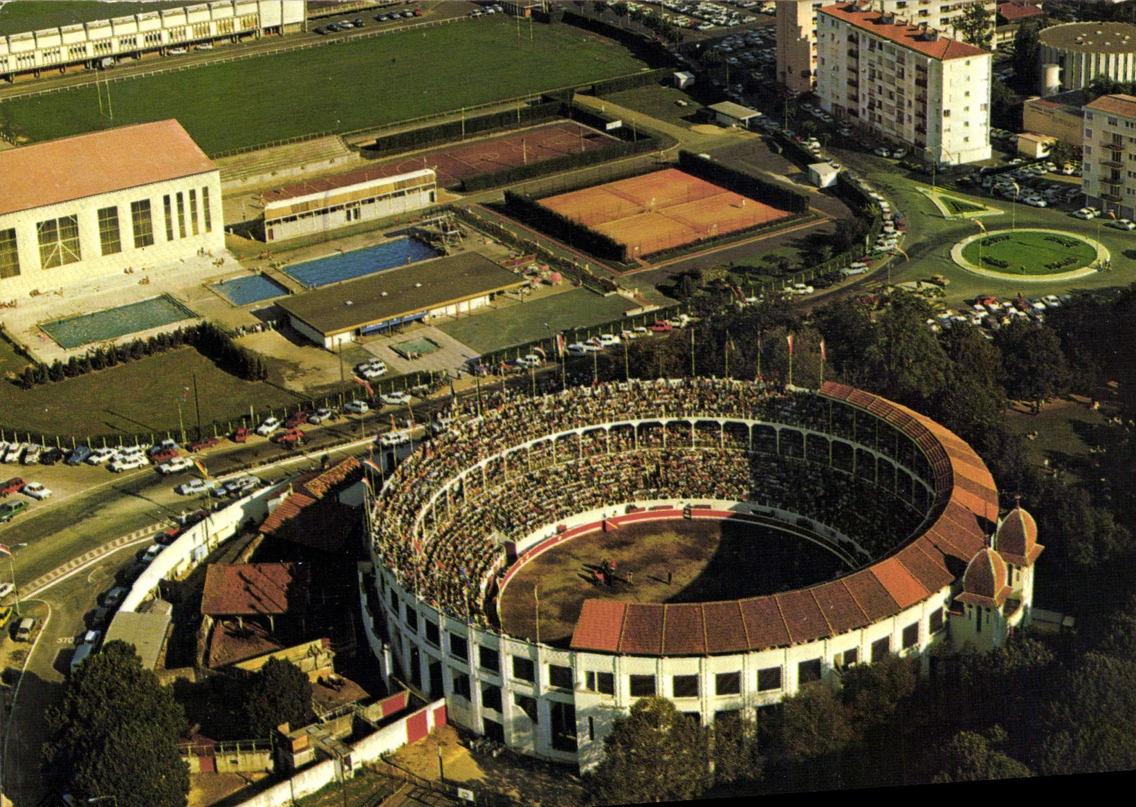 CPSM Dax Landes Vue Aerienne Au Plan Les Arenes