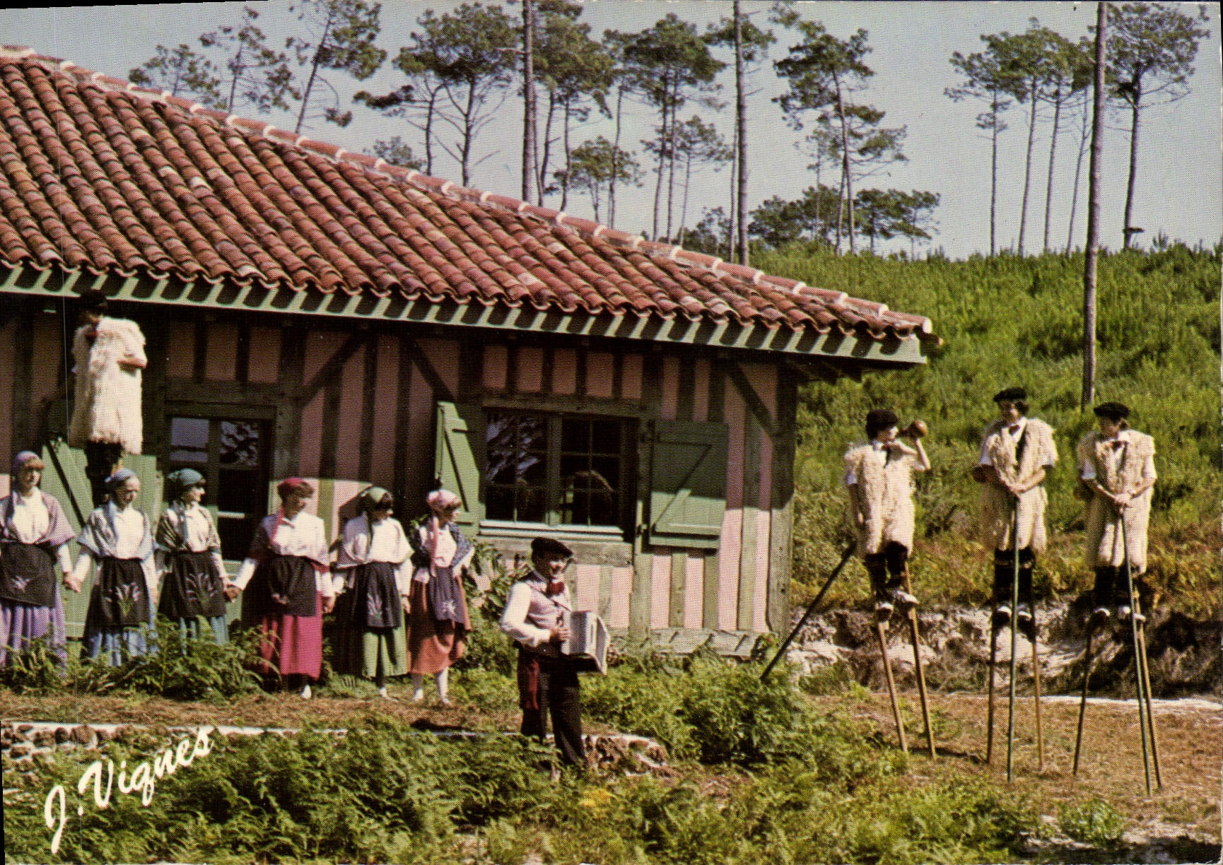CPSM Visage des Landes Avec le Groupe Folklorique Lous Becuts de Countis 
