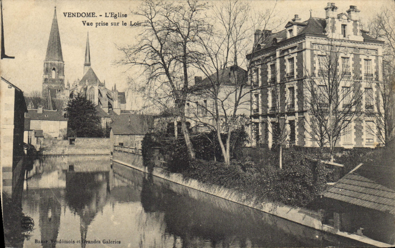 CPA Vendome L'Eglise Vue Prise Sur Loir