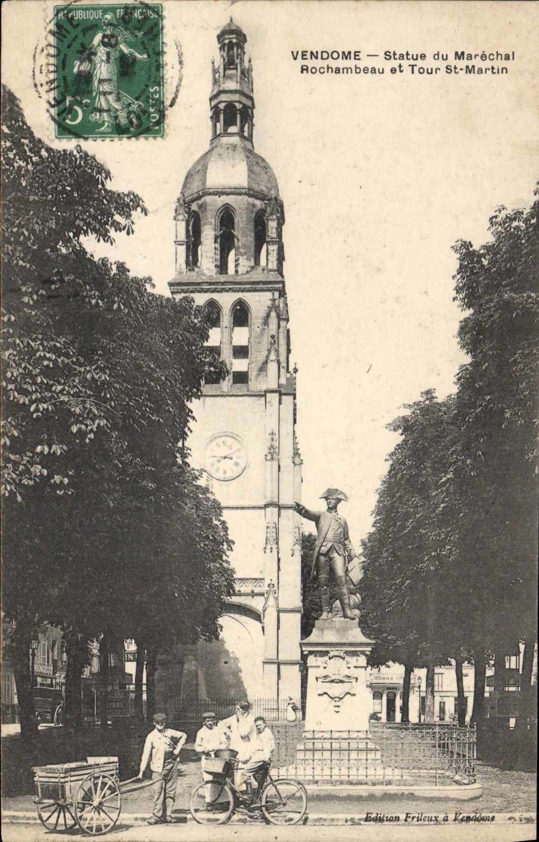 CPA Vendome Statue du Marechal Rochambeau et tour St Martin