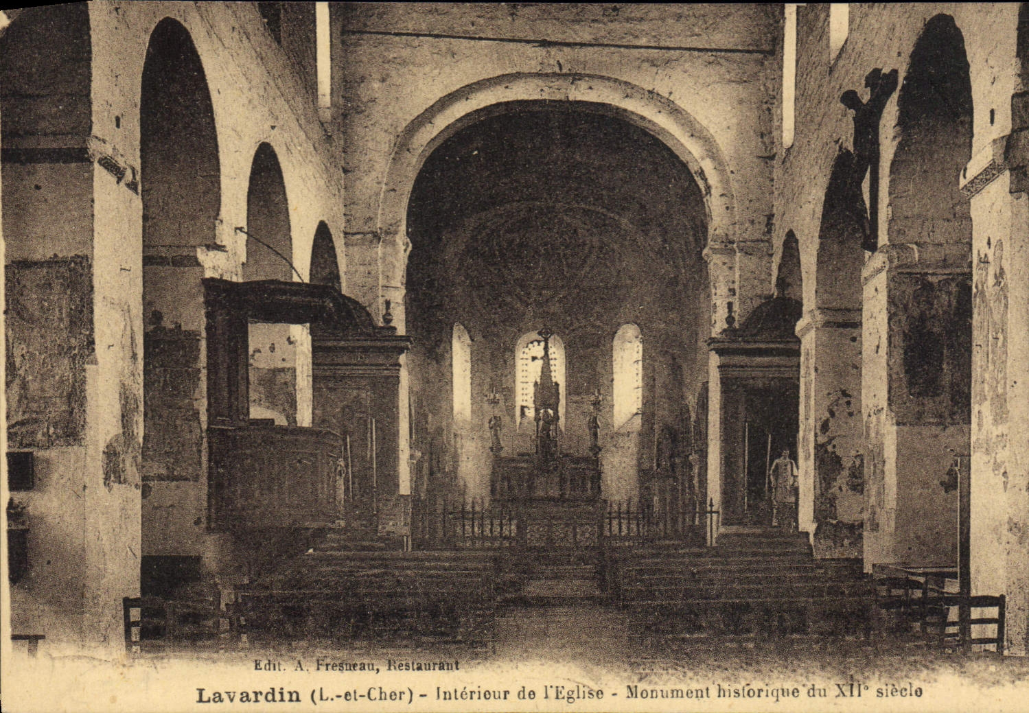 CPA Lavardin Interiour de l'Eglise Monument Historique du