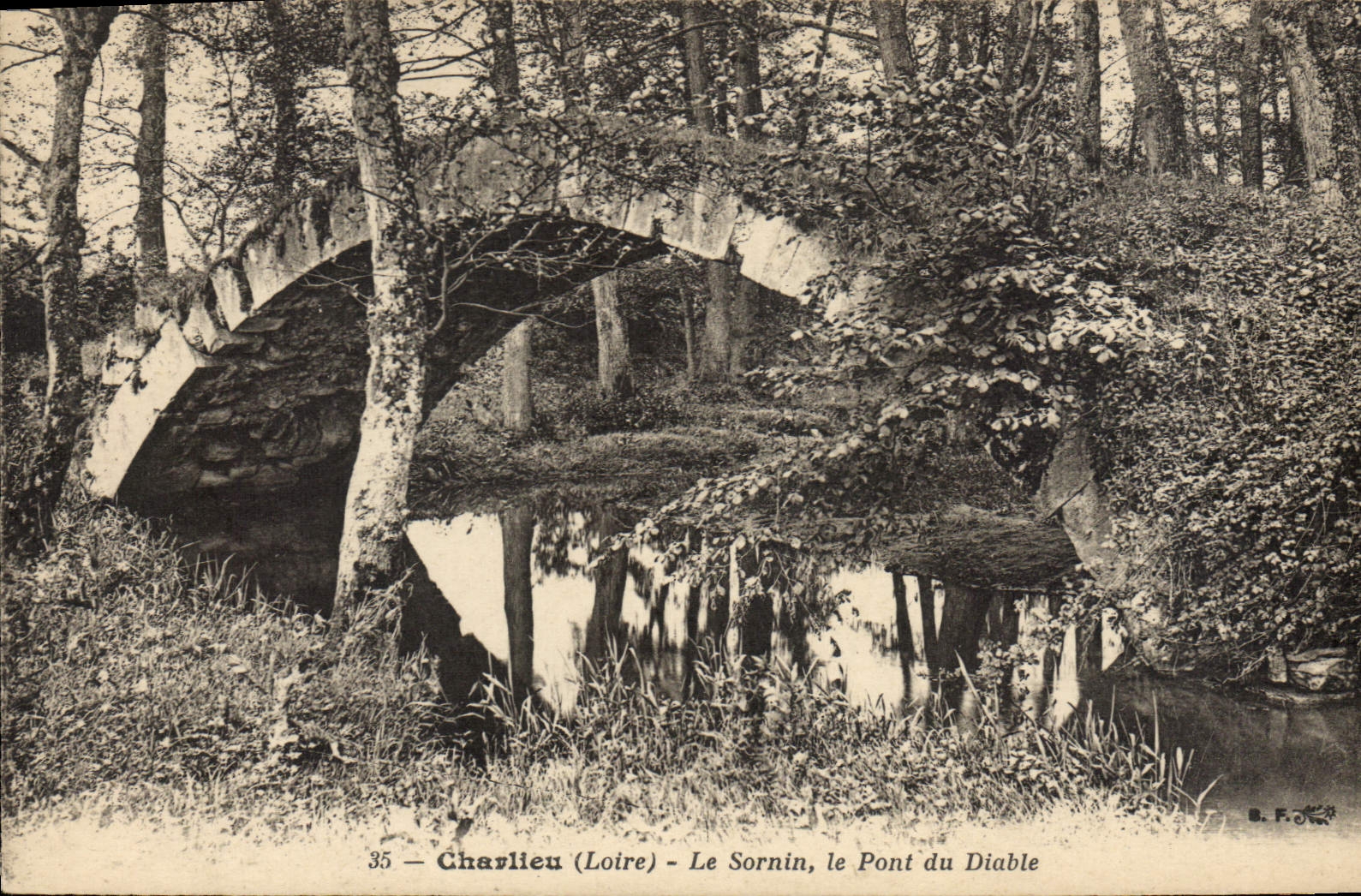 CPA Charlieu Le Sornin le Pont du Diable