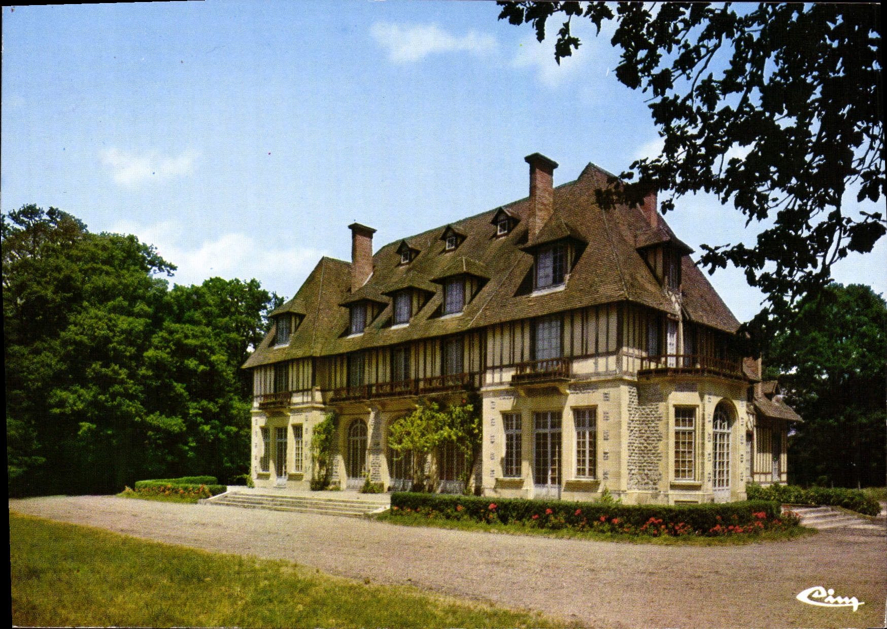 CPSM Gueugnon Saone et Loire Chateau des Presles 