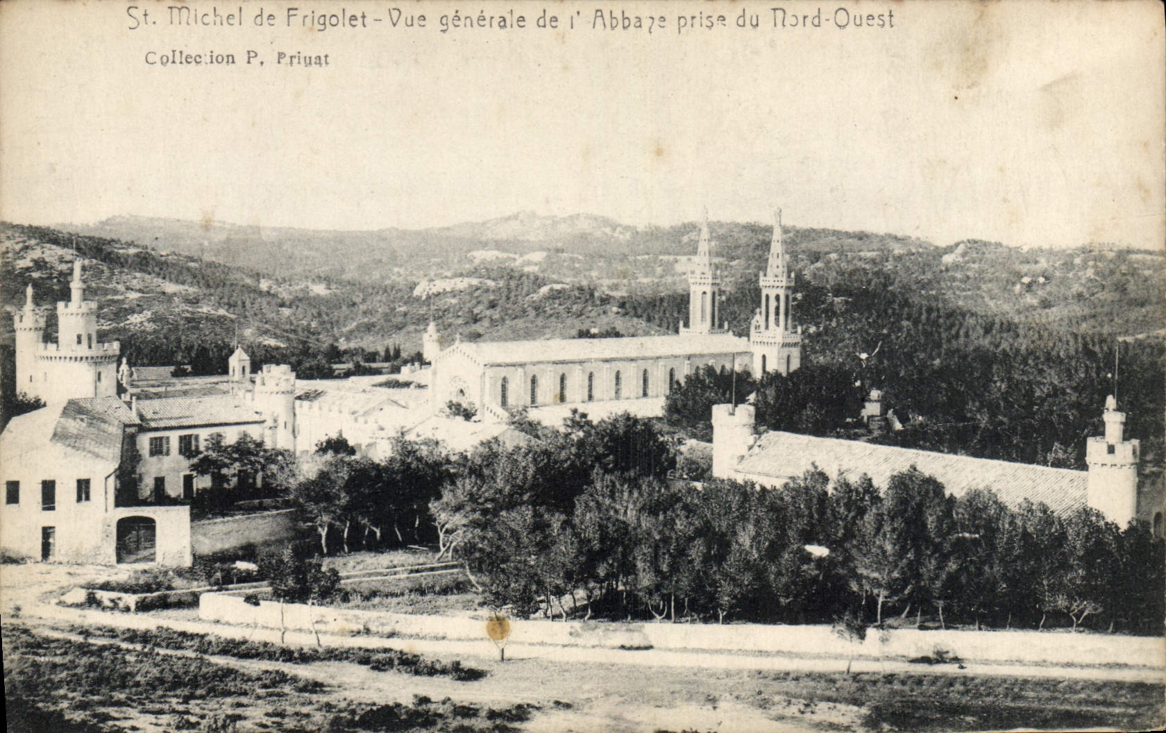 CPA St Michel de Frigolet Vue Generale de l'Abbaye Prise du Nord Ouest 