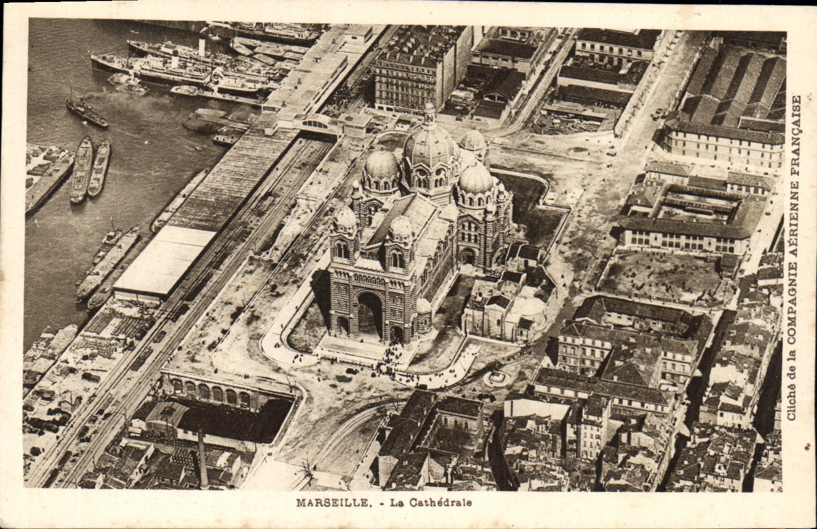 CPA Marseille La Cathedrale 