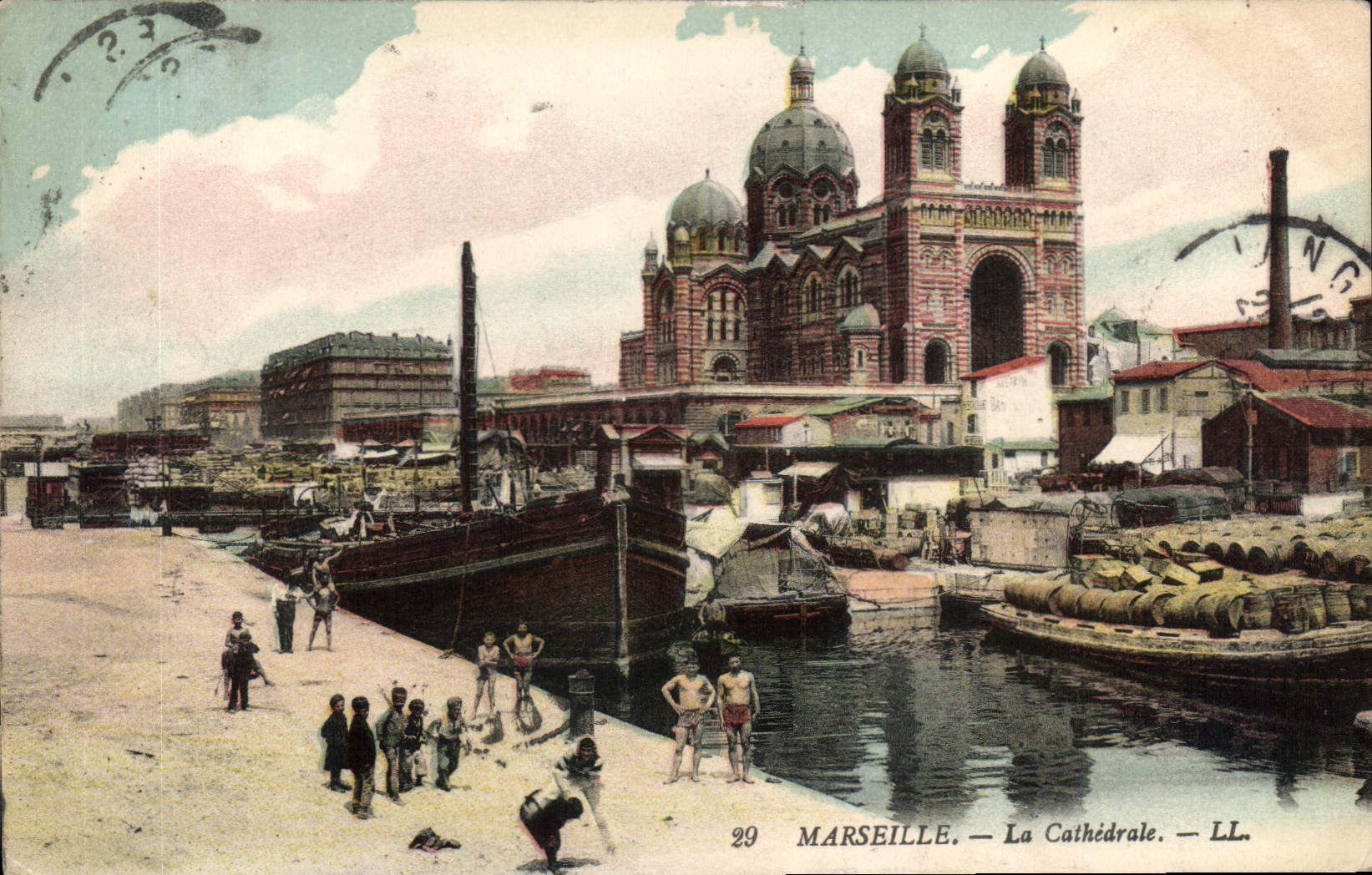 CPA Marseille La Cathedrale 