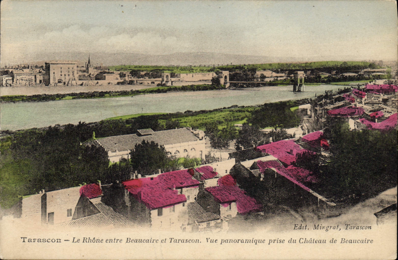 CPA Tarascon Le Rhone entre Beaucaire et Tarascon Vue Panoramique Prise du Chateau de Beaucaire