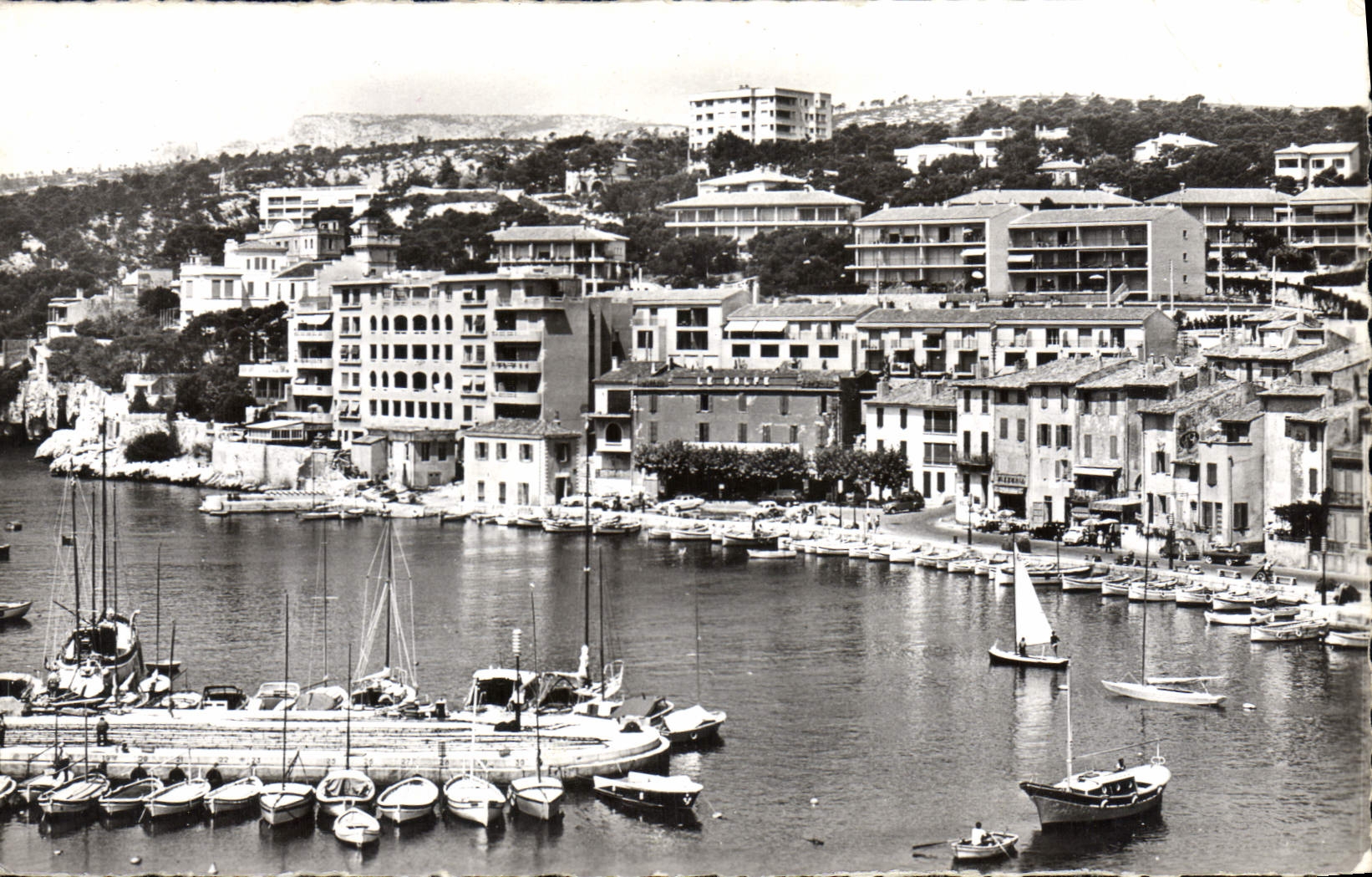 CPA Cassis B du Rh Le Port et les Quais 