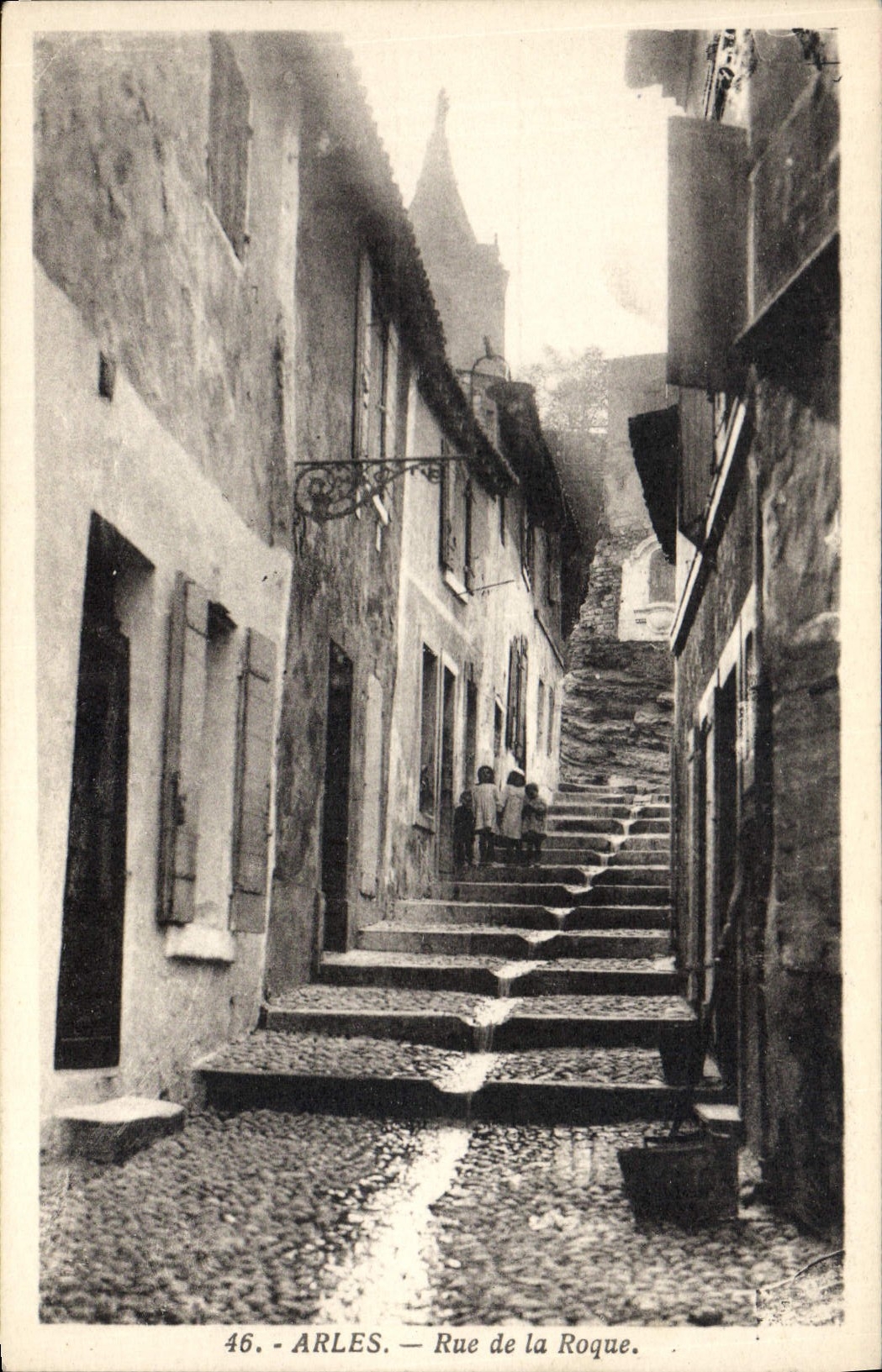 CPA Arles Rue de la Roque 
