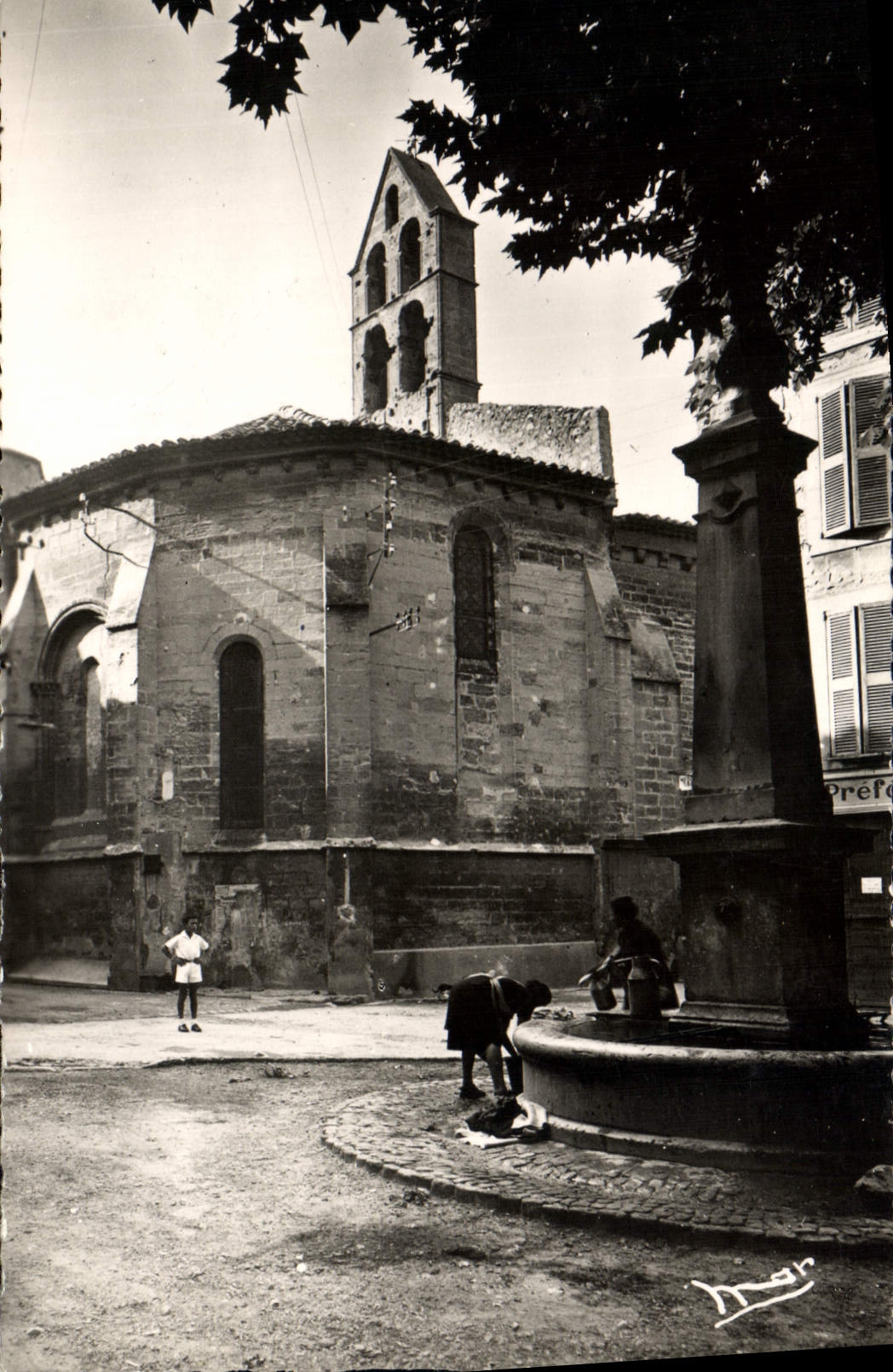 CPA Salon de Provence B du r L'Eglise Saint Michel 