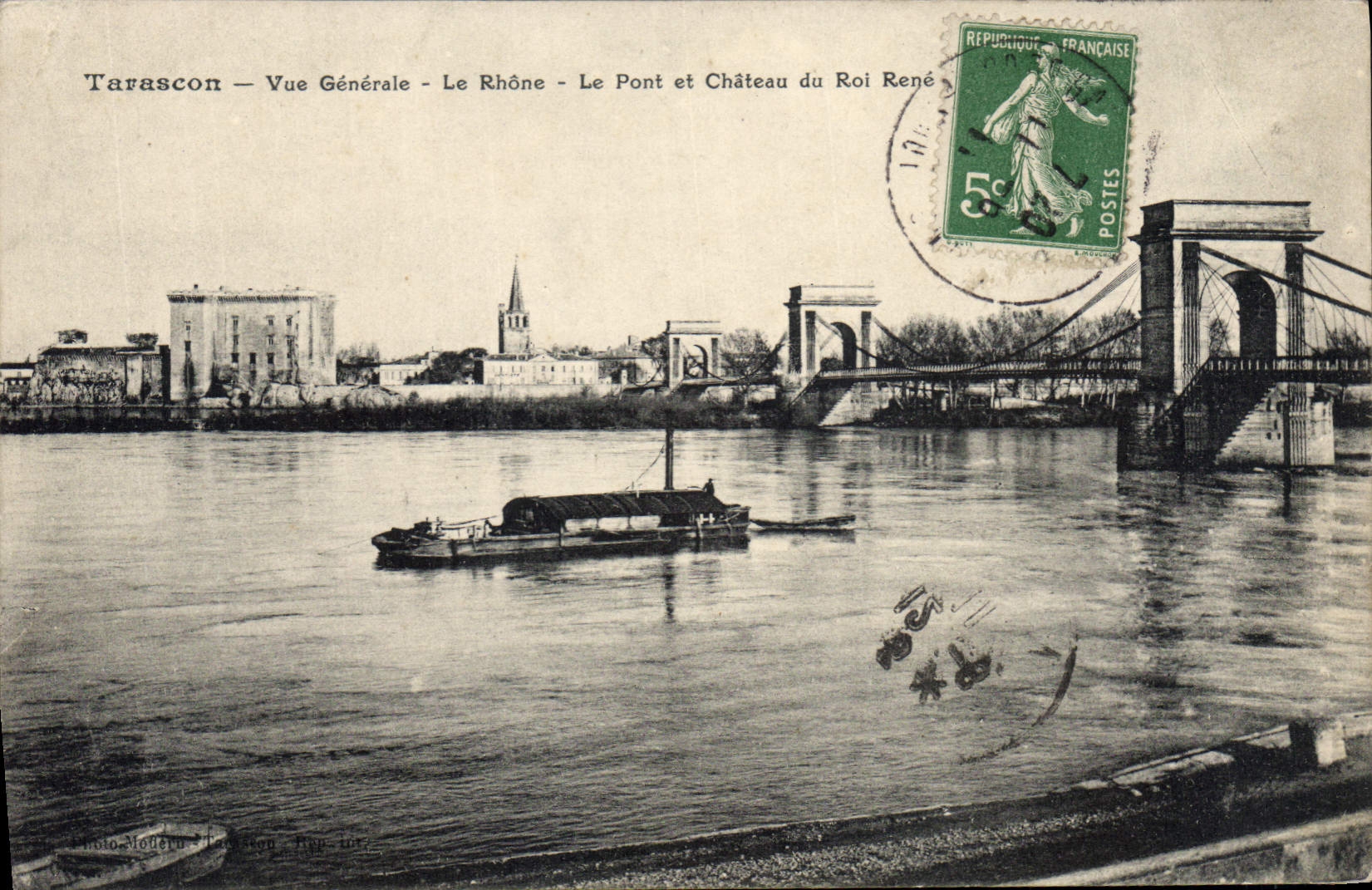 CPA Tarascon Vue Generale le Rhone Le Pont et Chateau du Roi Rene