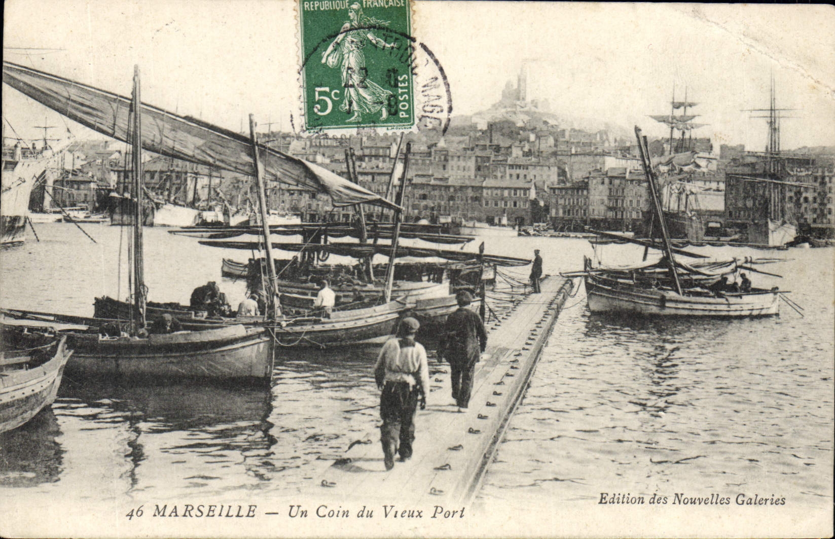 CPA Marseille Un Coin du Vieux Port