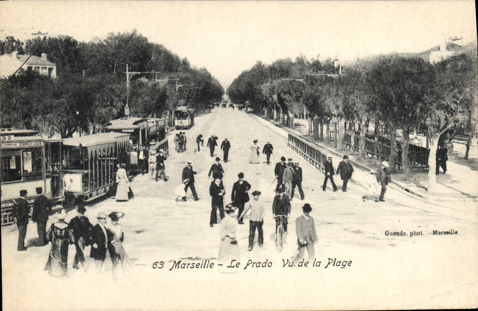 CPA Marseille Le Prado Vu de la Plage 