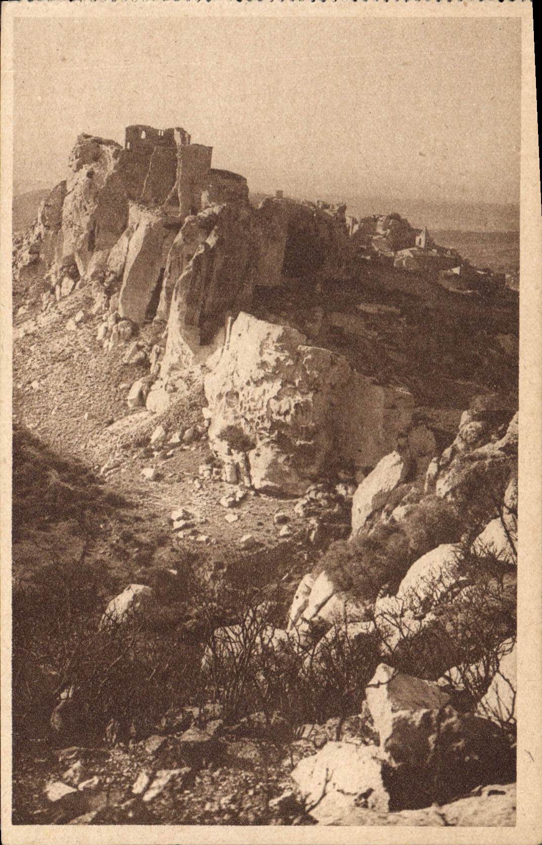 CPA Les Baux Vue prise du Camp des Marins