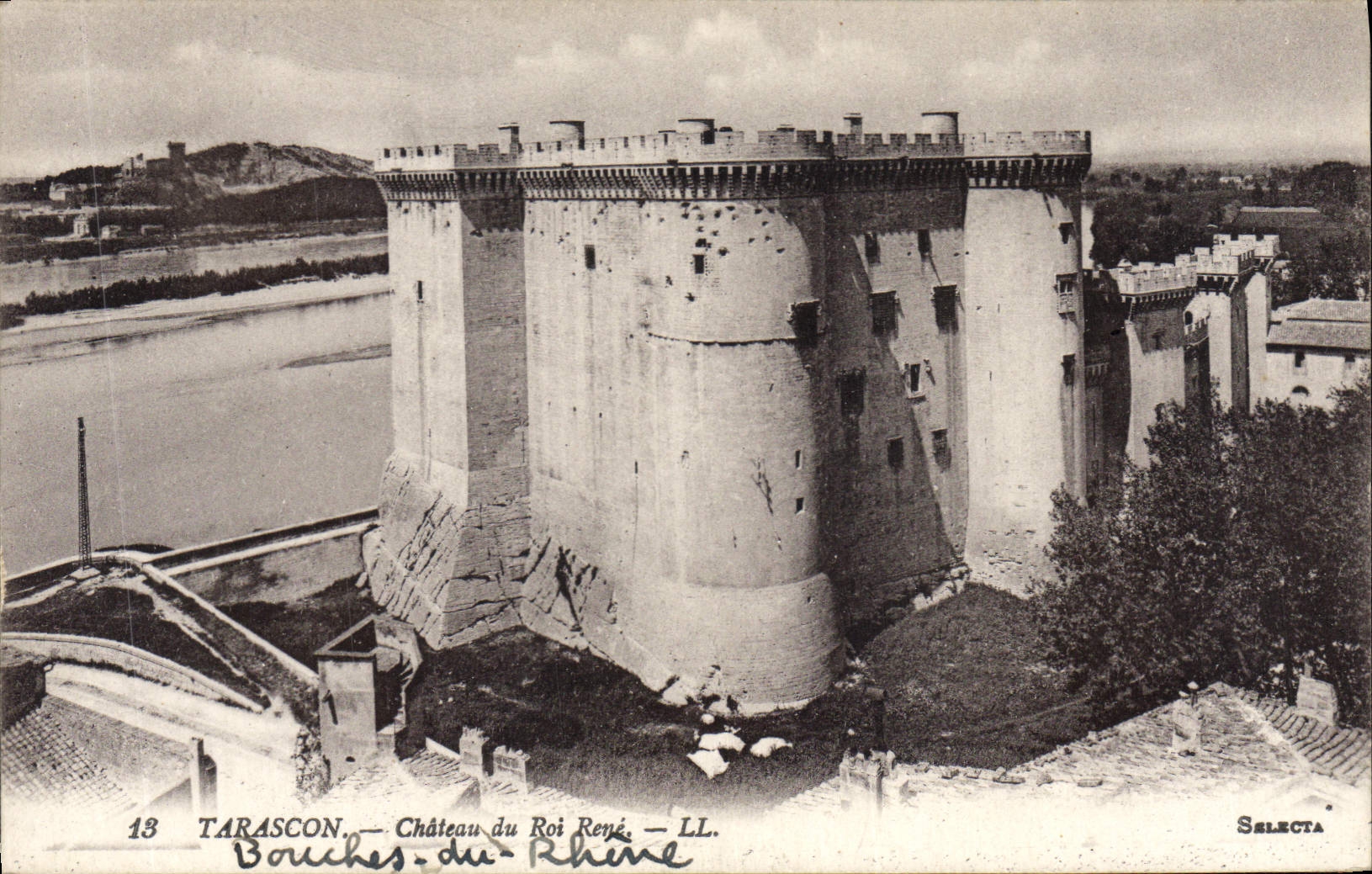 CPA Tarascon Chateau du Roi Rene Bouches du Roi Rene