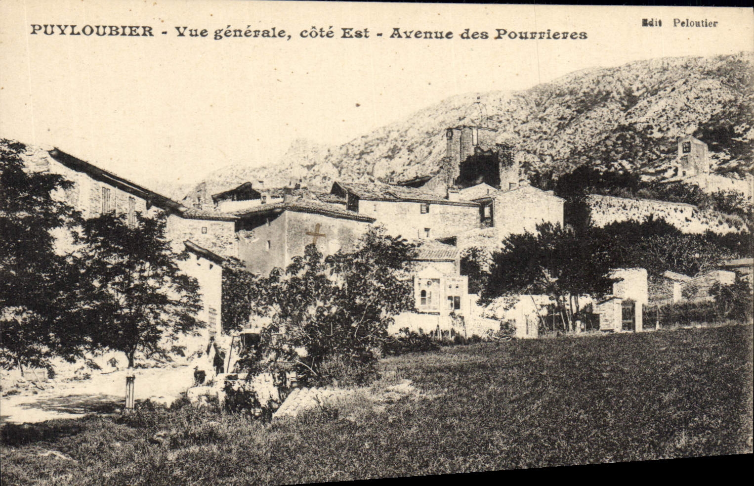 CPA Puyloubier Vue generale cote Est Avenue des Pourrieres 