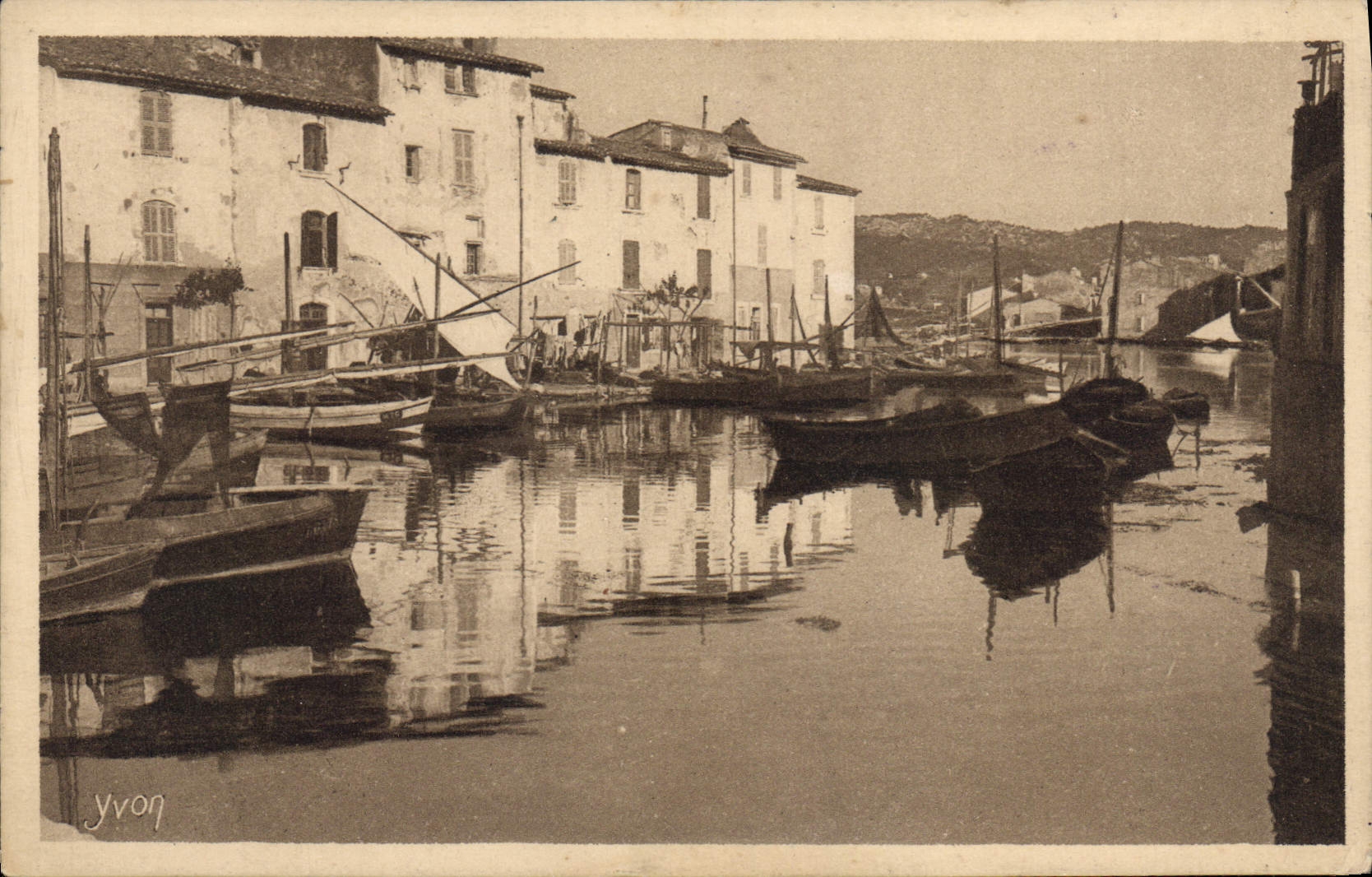 CPA Les Martiques B du R Ou la Venise provencale 