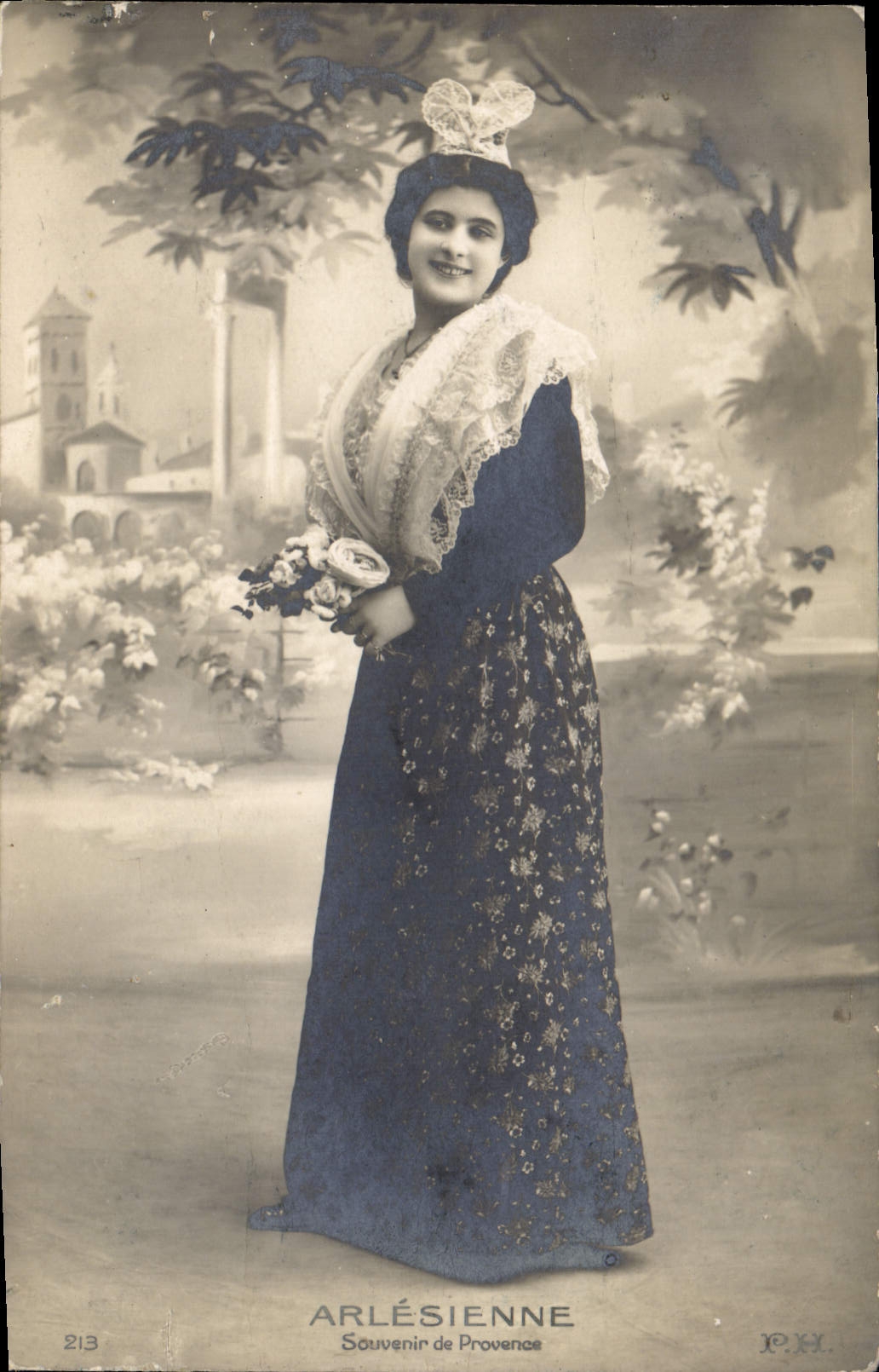 CPA Arlesienne Souvenir de Provence 