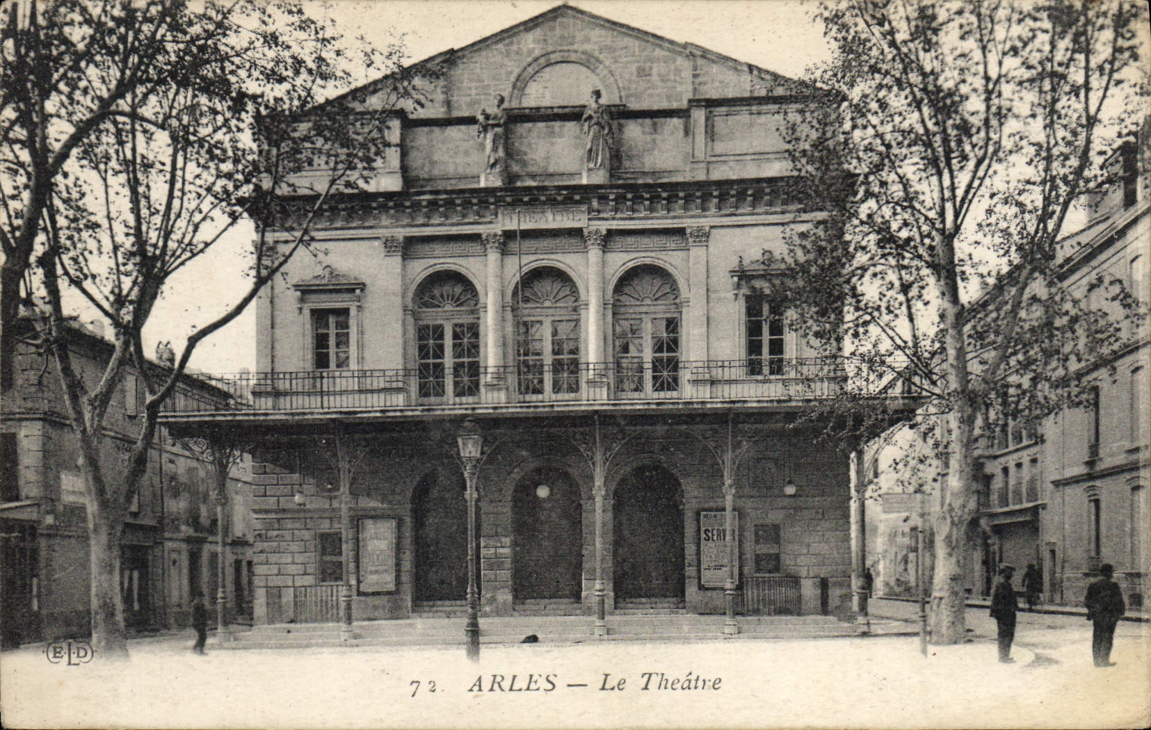 CPA Arles Le Theatre 