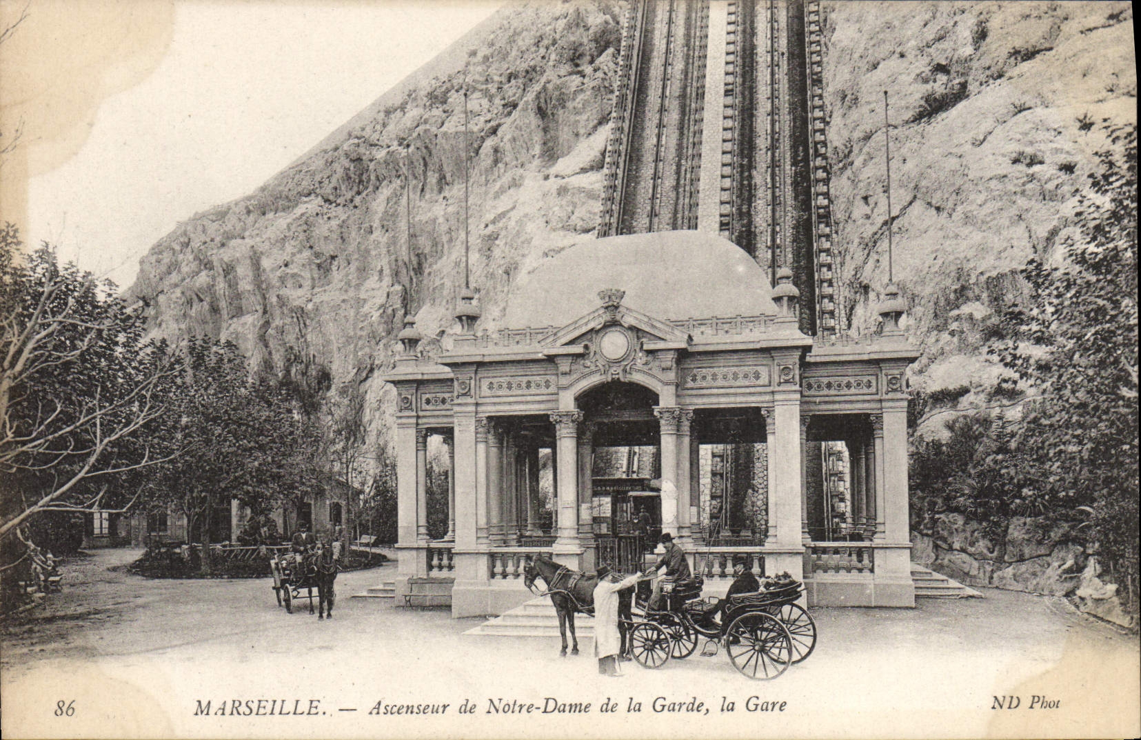 CPA Marseille Ascenseur de Notre Dame de la Garde la Gare 