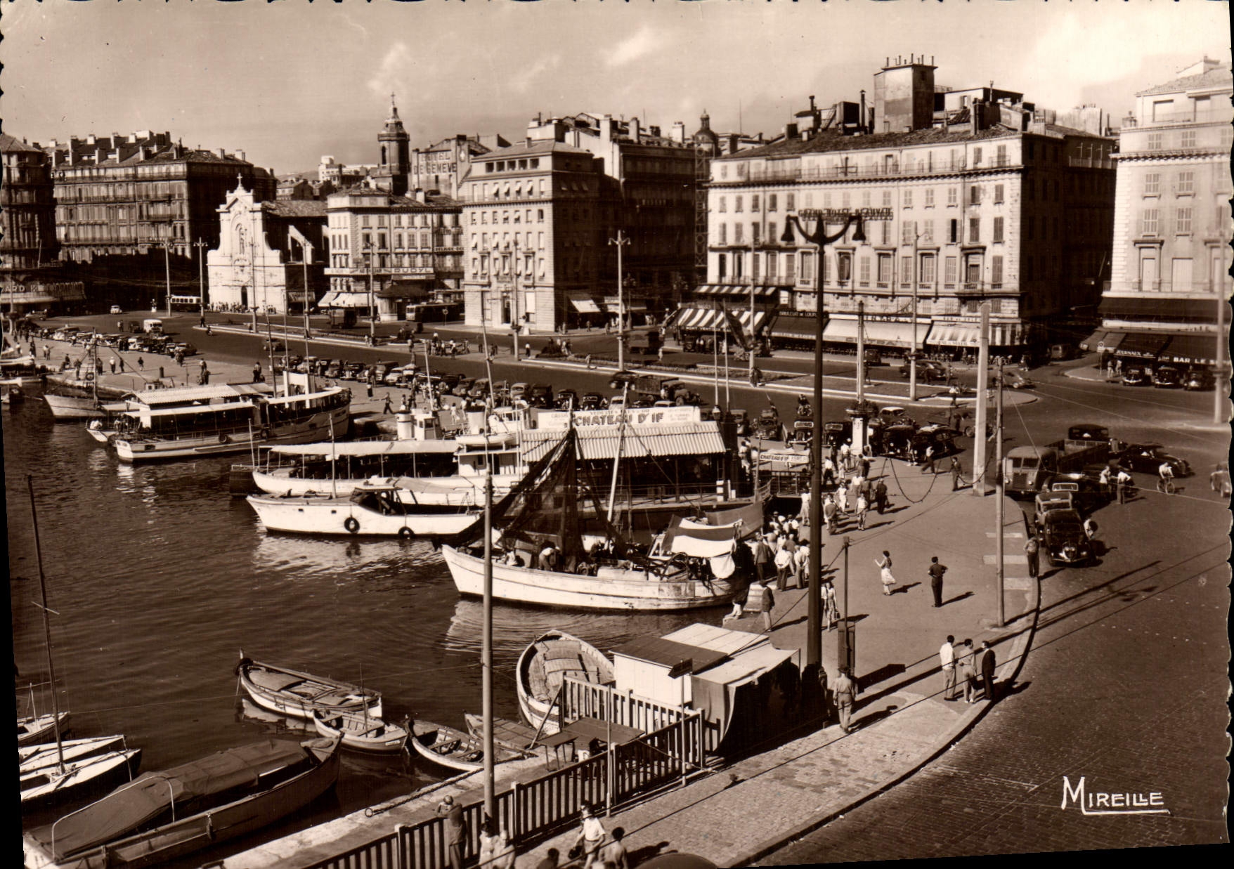 CPSM Marseille Un coin du vieux port et le quai des Belges 