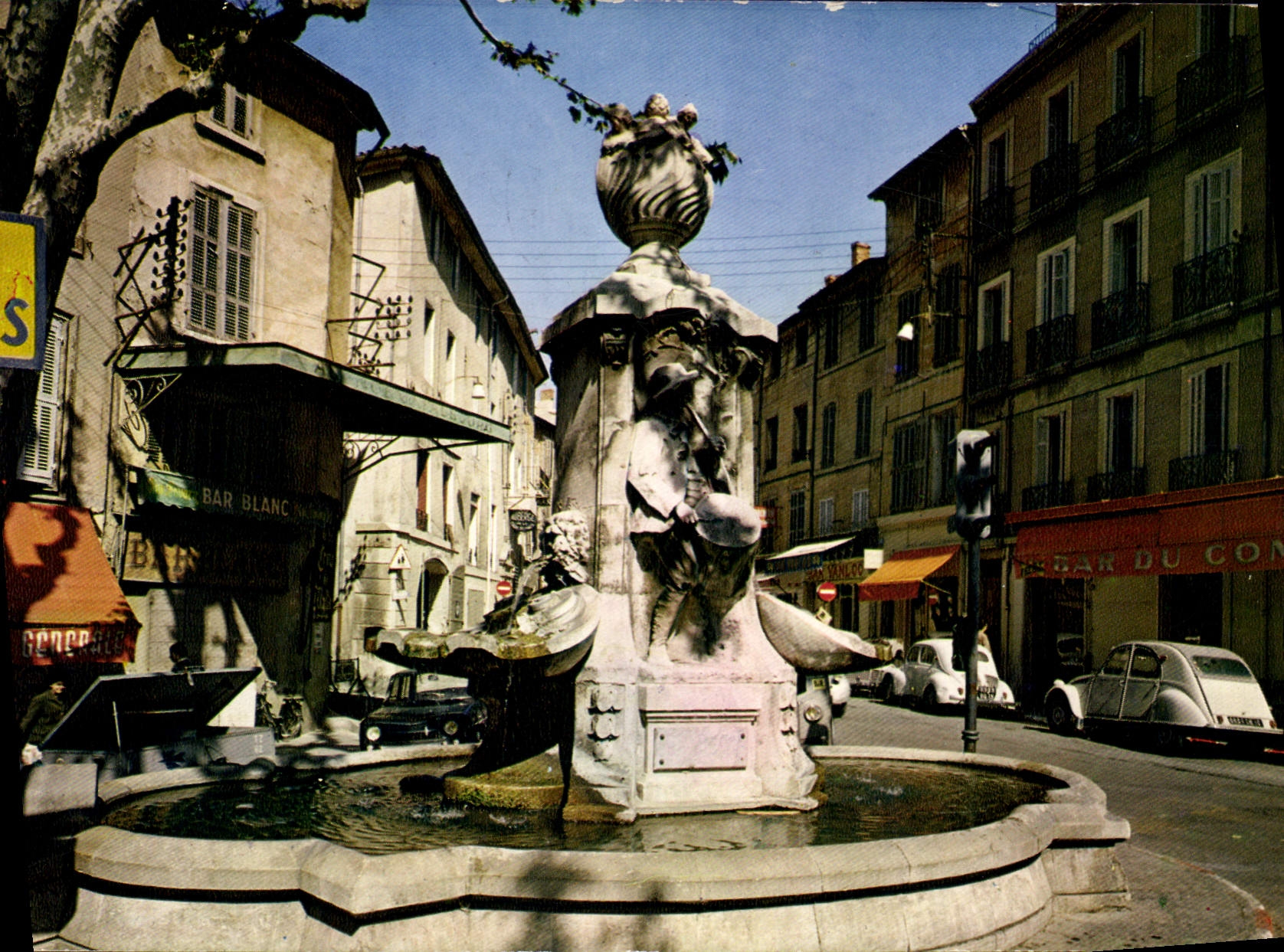 CPSM La Cite du Roy Rene Aix en Provence B du R Fontaine Pascal 
