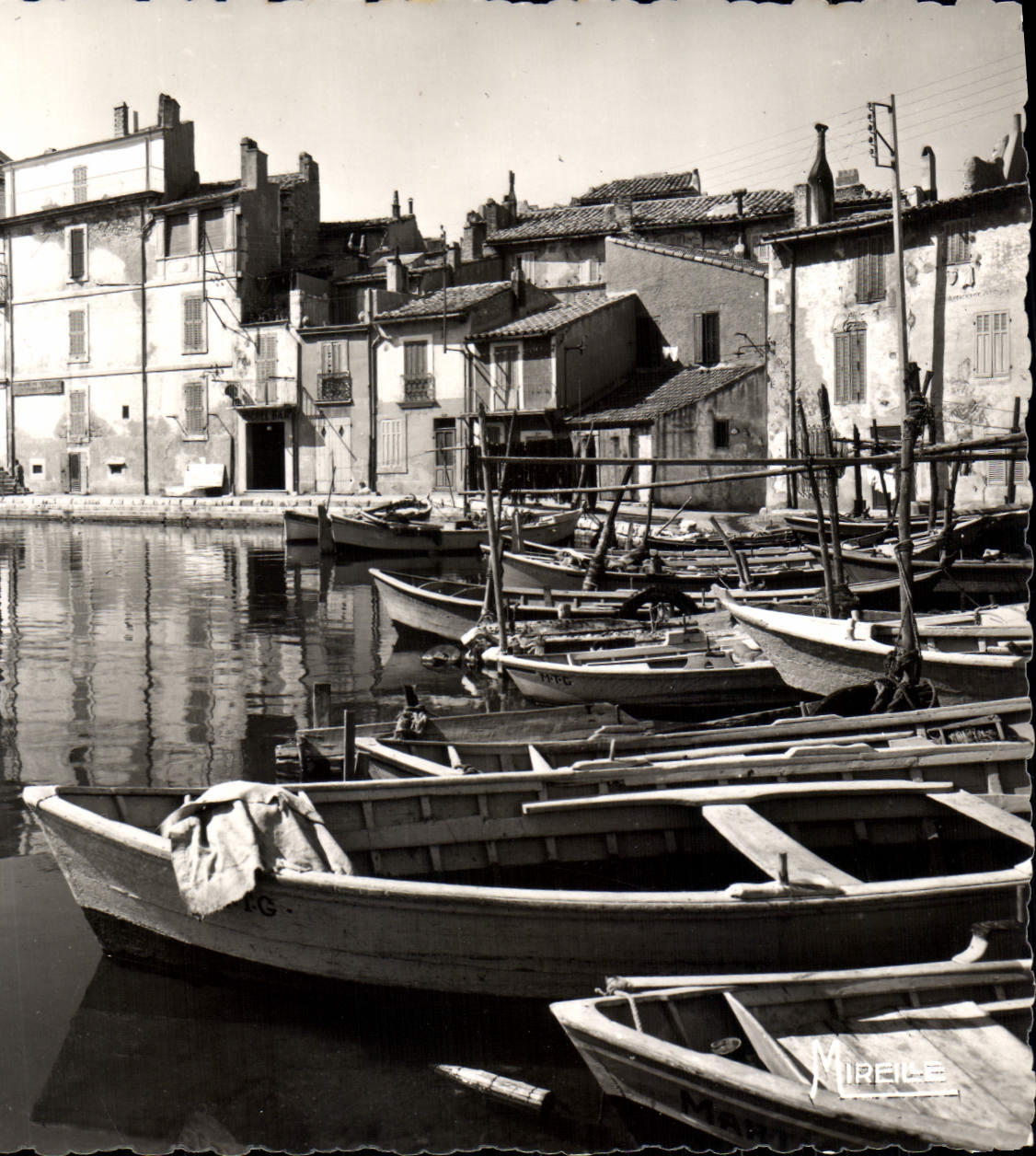 CPSM Martigues B du R Le Venise Provencale Le Brencon au Le Miroir aux Oiseaux et l'Eglise de la Mad