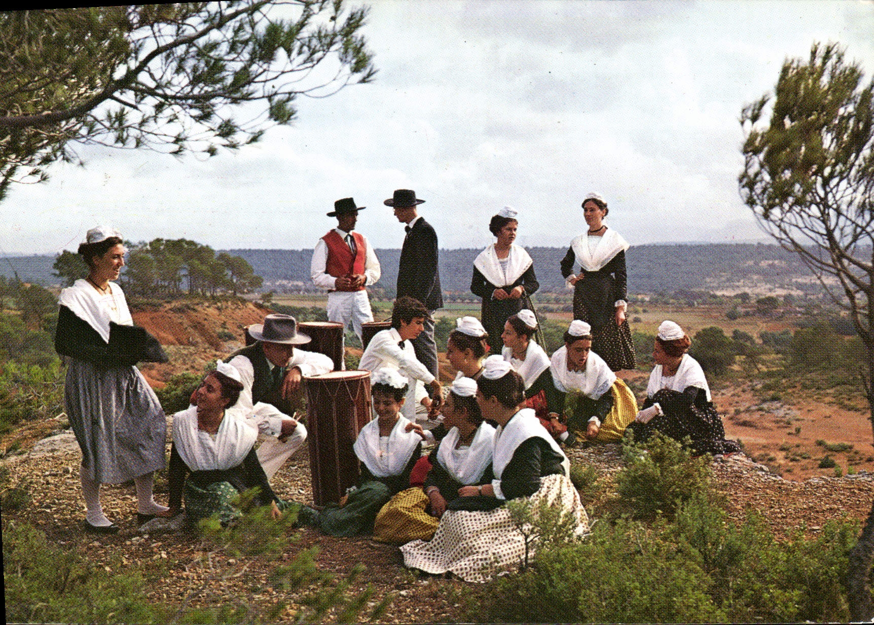 CPSM L'Escolo de Lar Aix en Provence Centre de culture et de maintenance provencales Groupe de danse