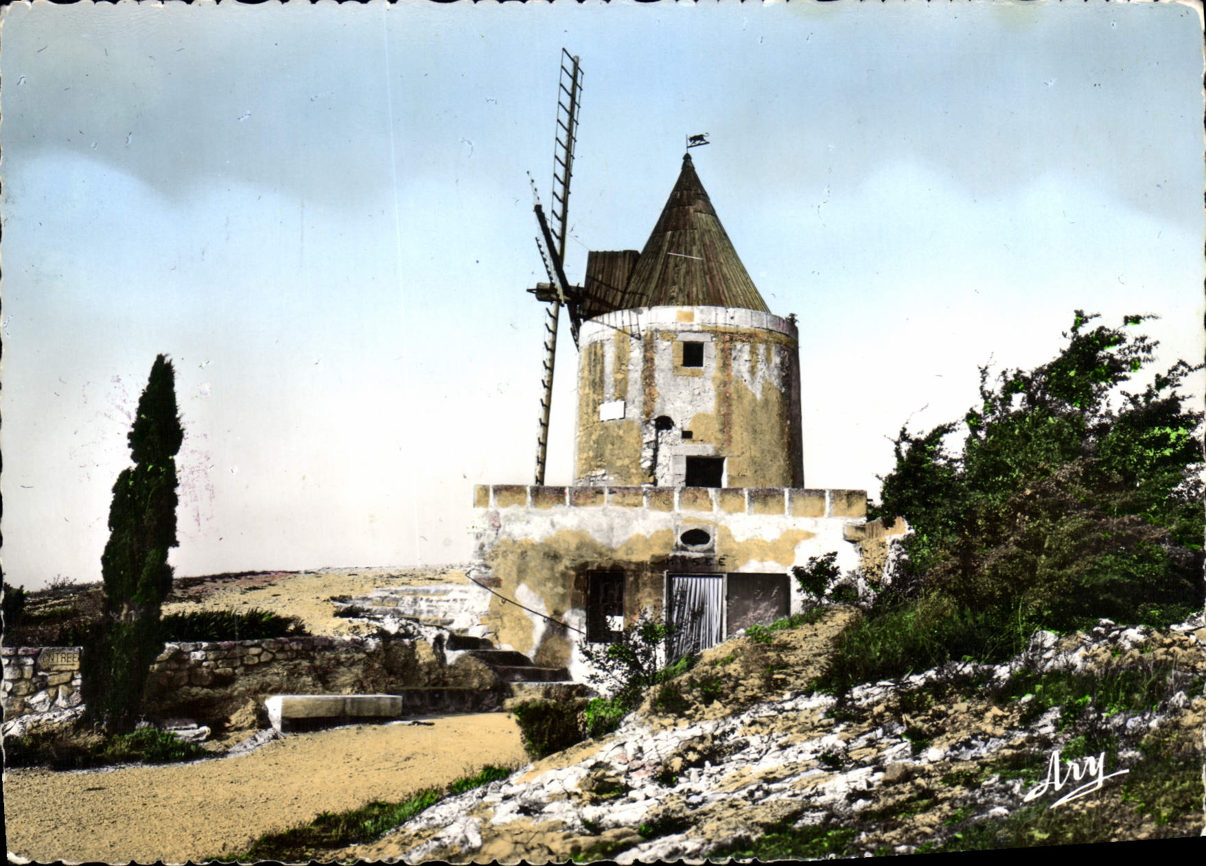 CPSM Notre Belle Provence Le Moulin ed Daudet a Fontvieille 