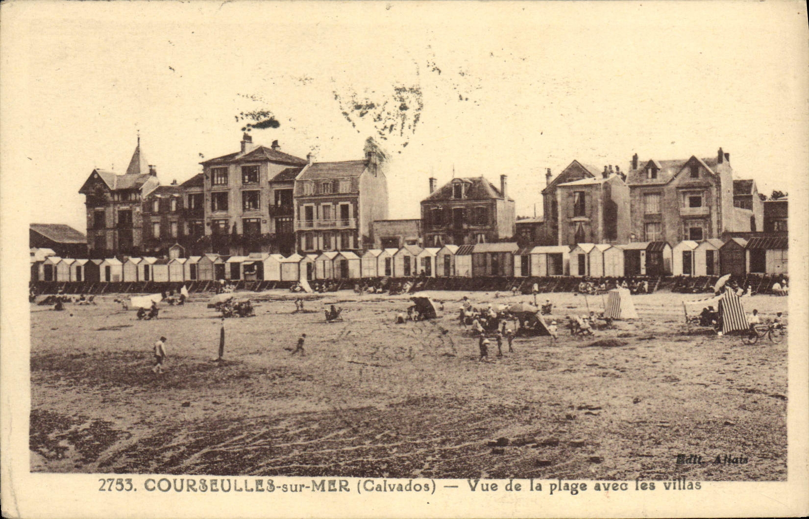 CPA Courseulles sur Mer Calvados Vue de la plage avec les villas 