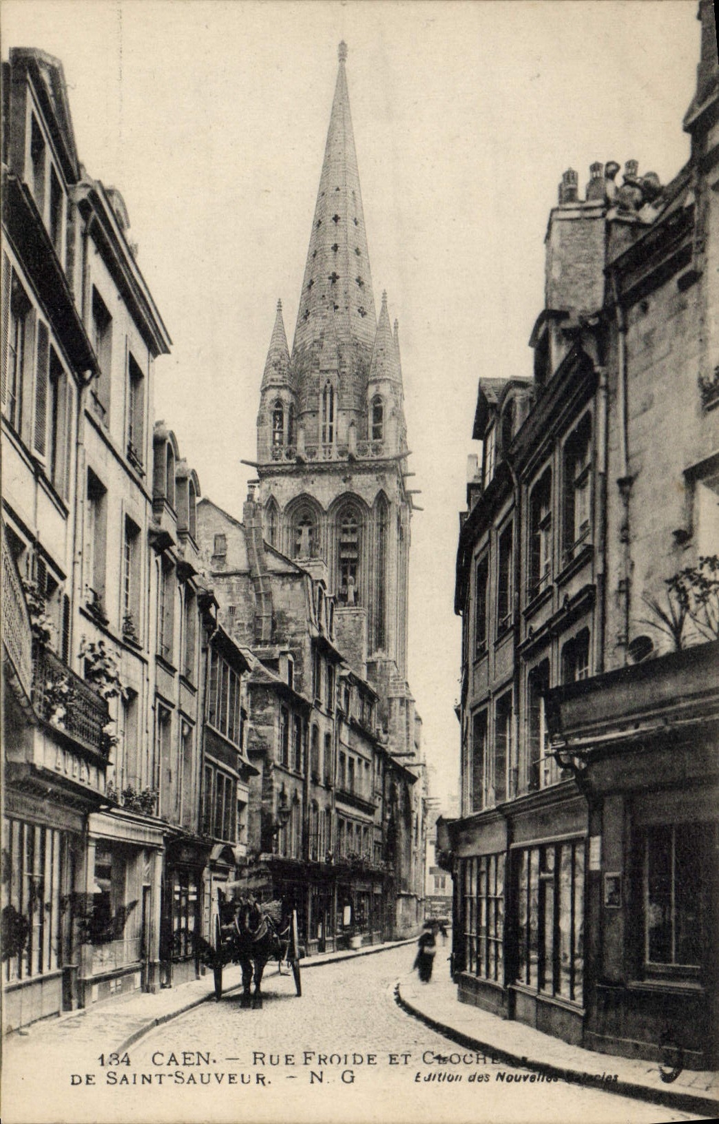 CPA Caen Rue Froide et Cloche de Saint Sauveur