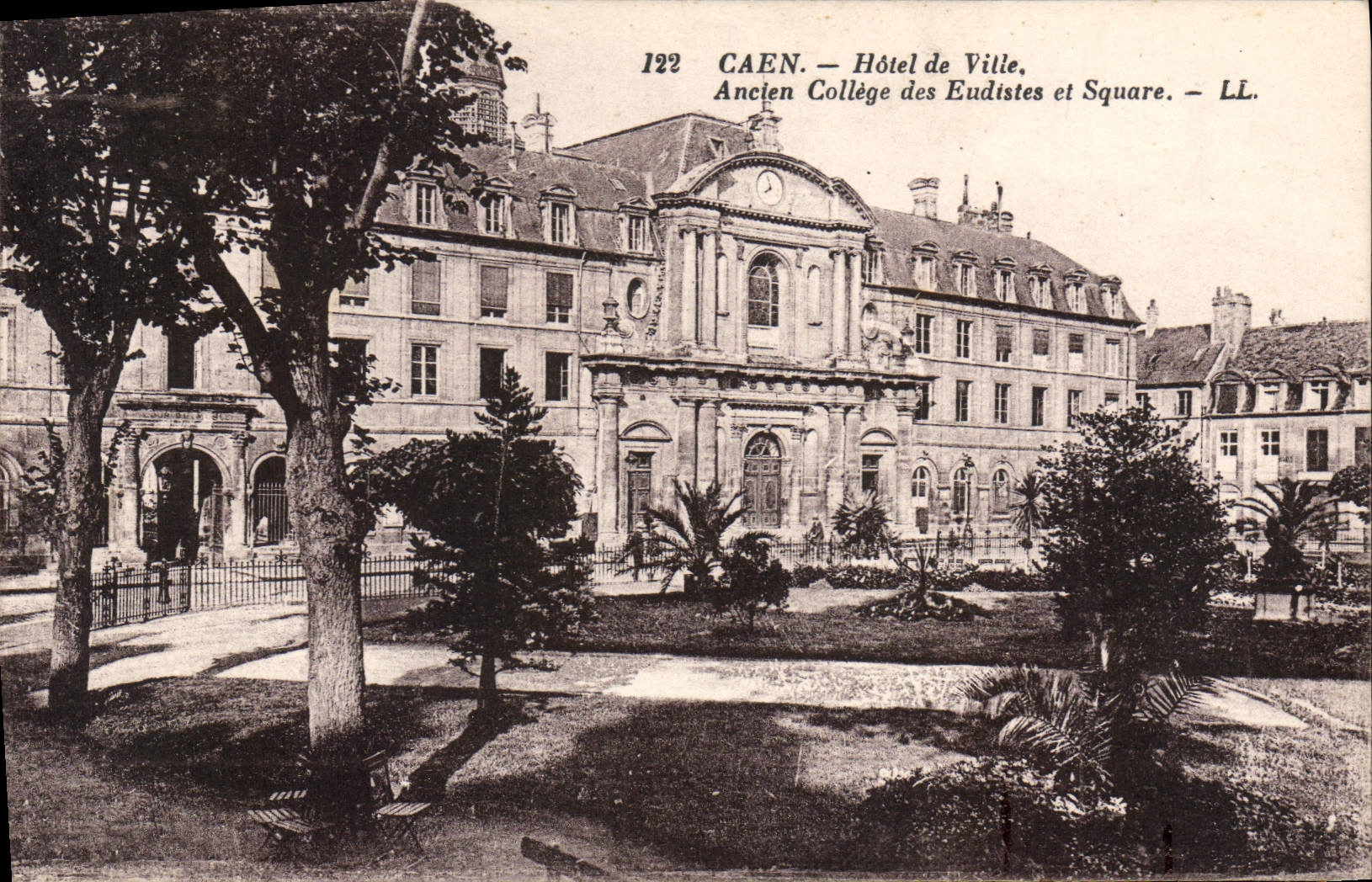 CPA Caen Hotel de Ville Ancien College des Eudistes et Square