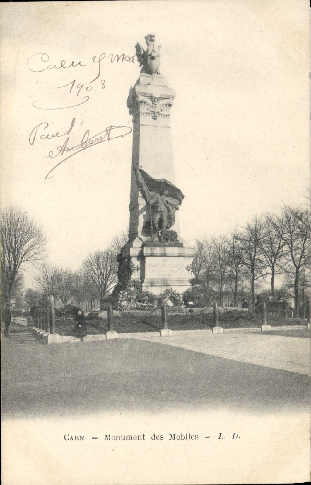 CPA Caen Monument des Mobiles 