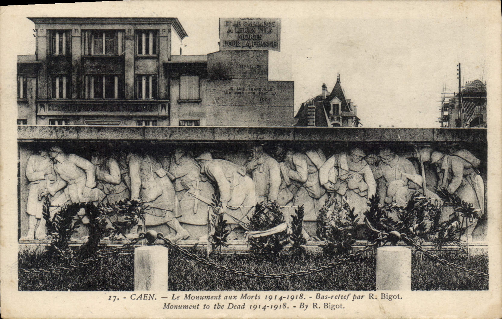 CPA Caen Le Monument aux Morts 1914 1918 Bas relief par 