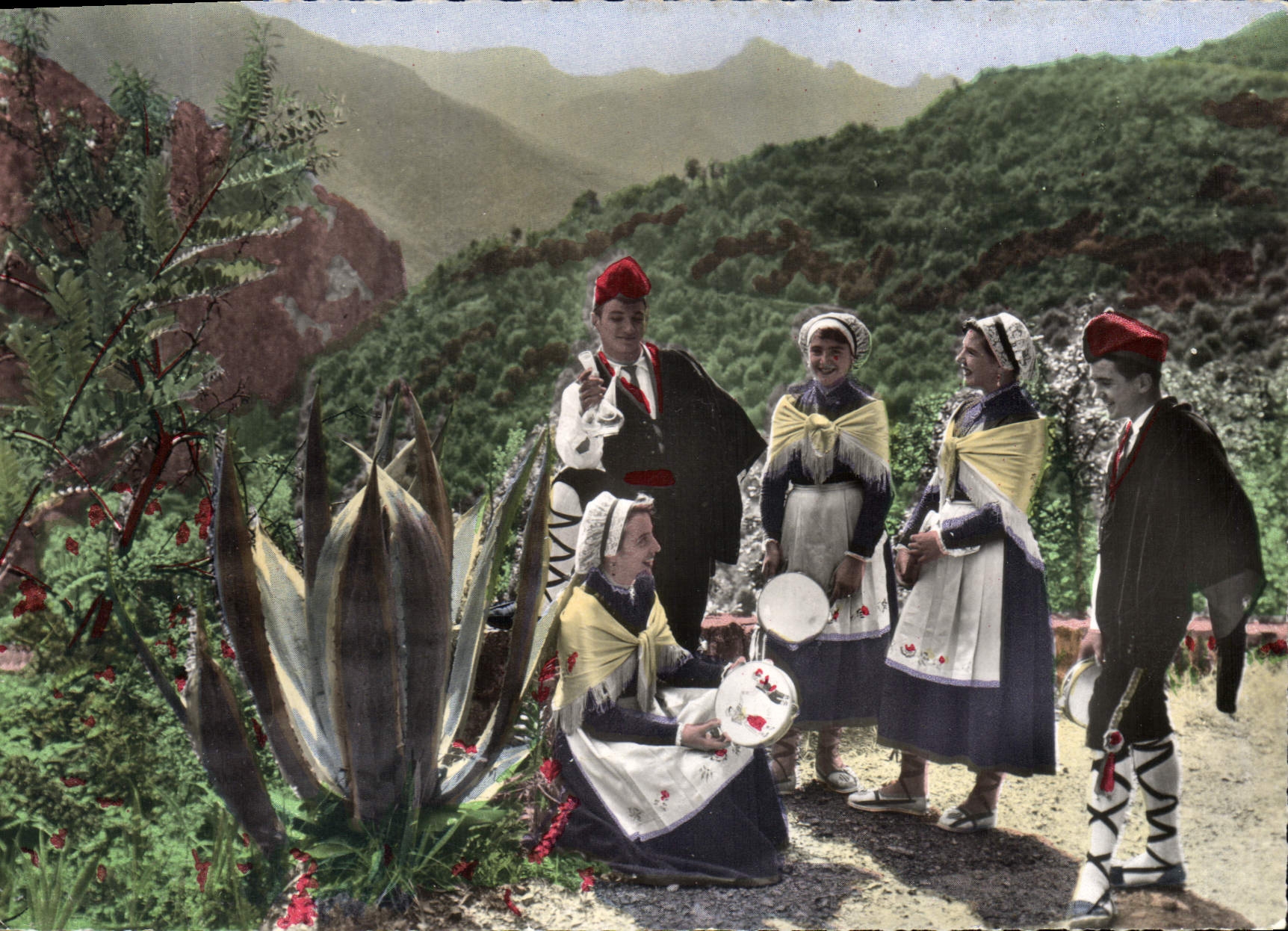 CPSM Folklore Catalan Calalans Calalanes Groupe de danseurs 