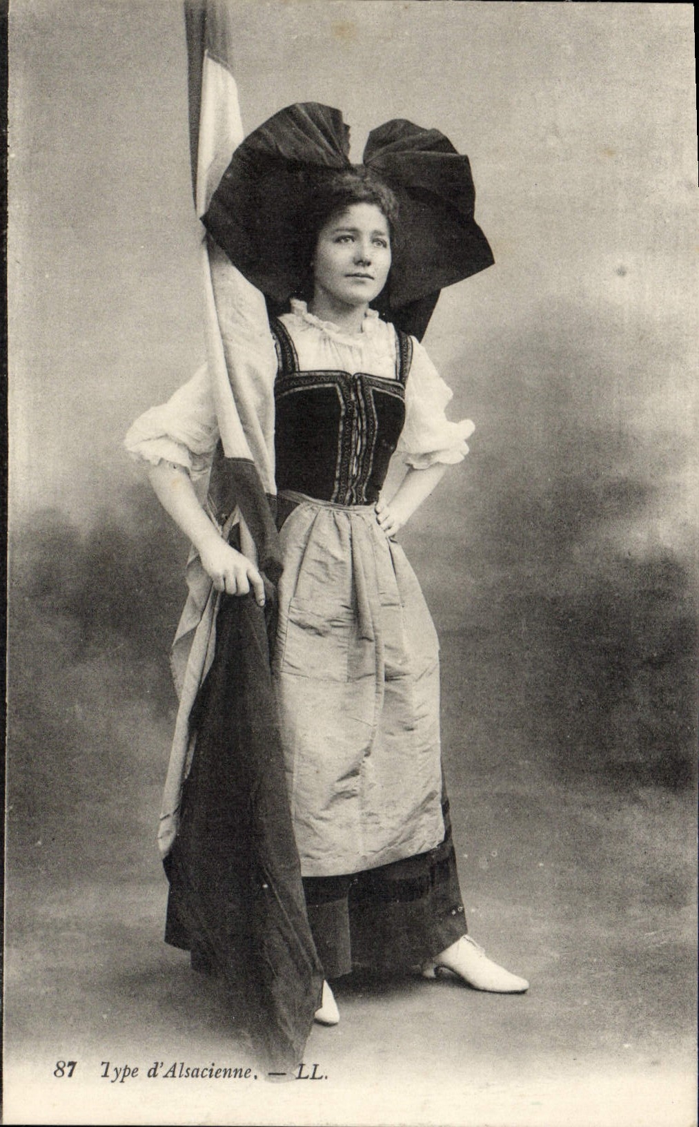CPA Type d'Alsacienne 