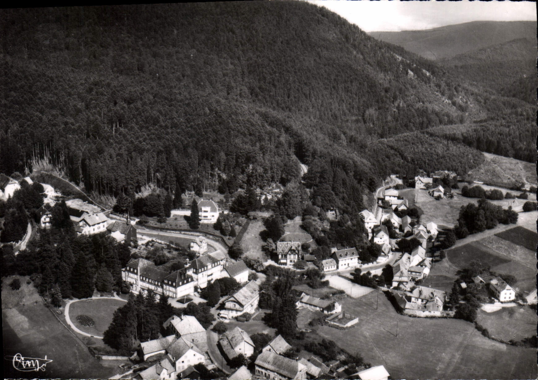 CPSM Le Hohwald Vue panoramique arienne et les Hotels