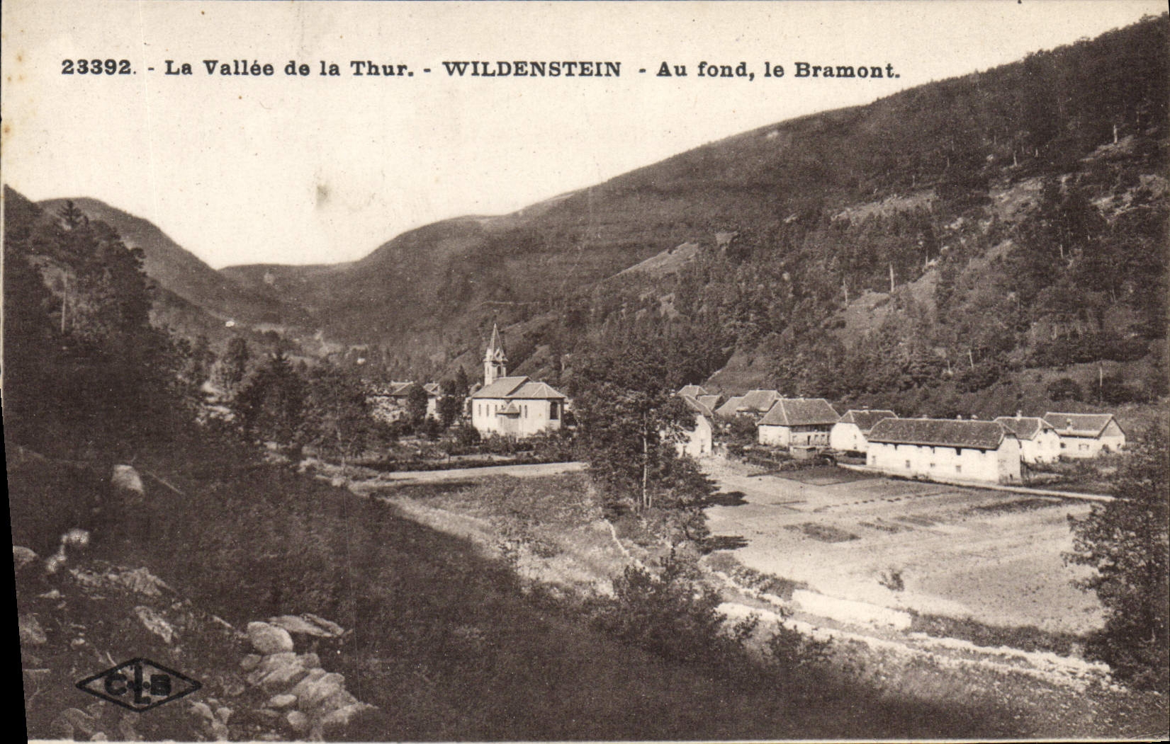 CPA La Vallee de la Thur Wildenstein Au fond le Bramont 