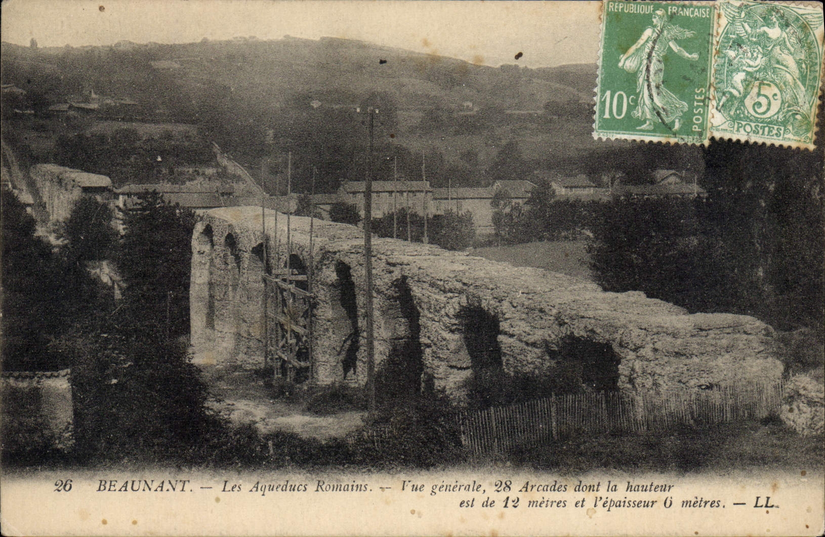 CPA Beaunant Les Aqueducs Romains Vue generale 