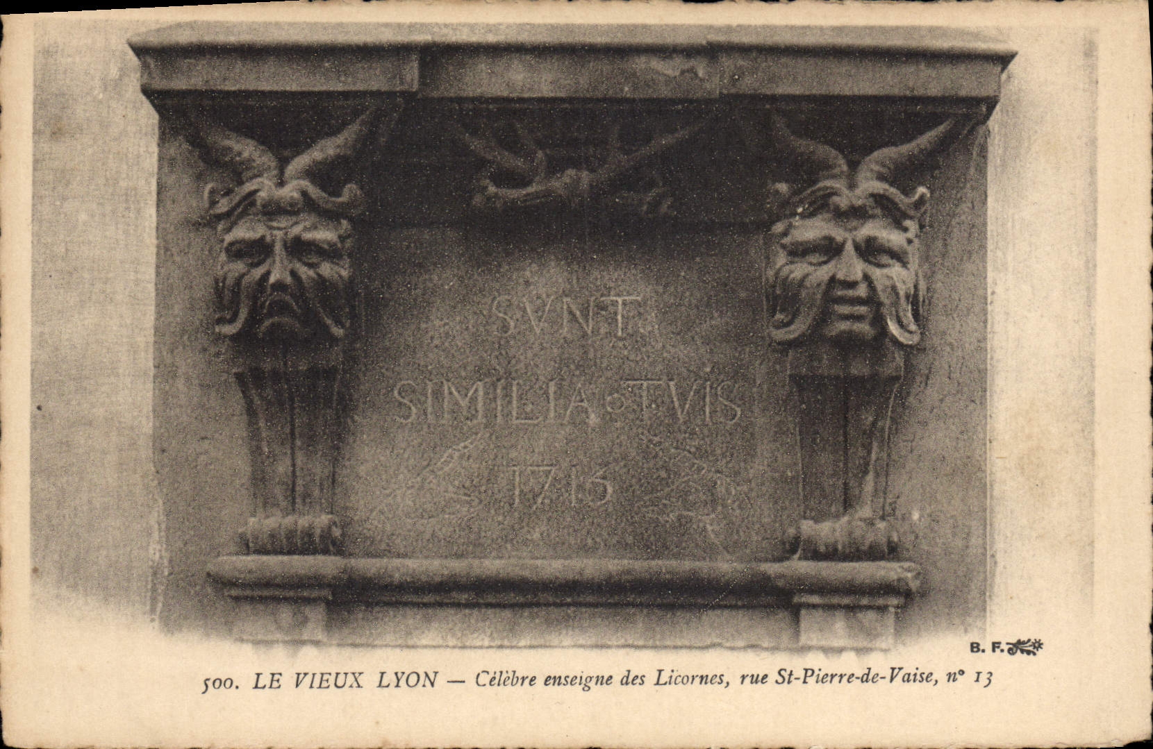 CPA Le Vieux Lyon Celebre enseigne des Licornes rue St Pierre de Vaise