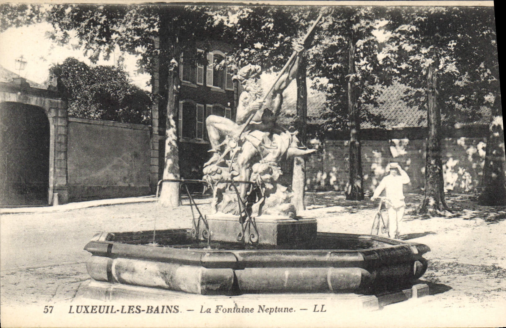 CPA Luxeuil les Bains La Fontaise Neptune